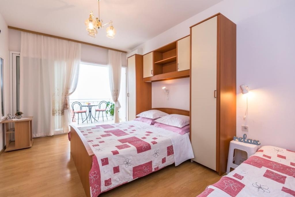 One bedroom apartment with balcony Tučepi, Makarska (A-24679-b)