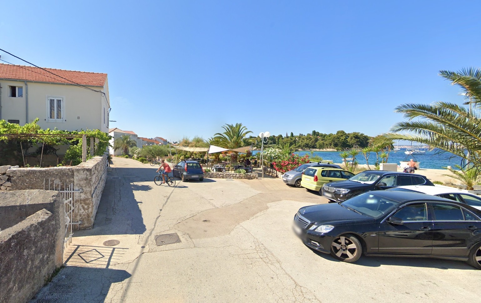 Studio flat near beach Preko, Ugljan (AS-24691-a) Studio flat near beach Preko, Ugljan (AS-24691-a)