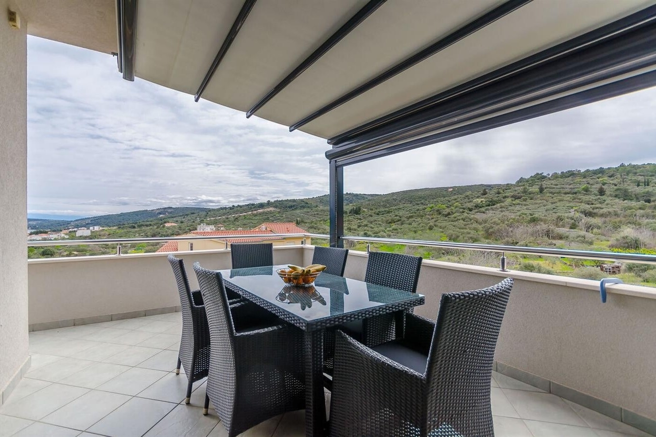 Three bedroom apartment with terrace and sea view Slatine, Čiovo (A-24692-a)