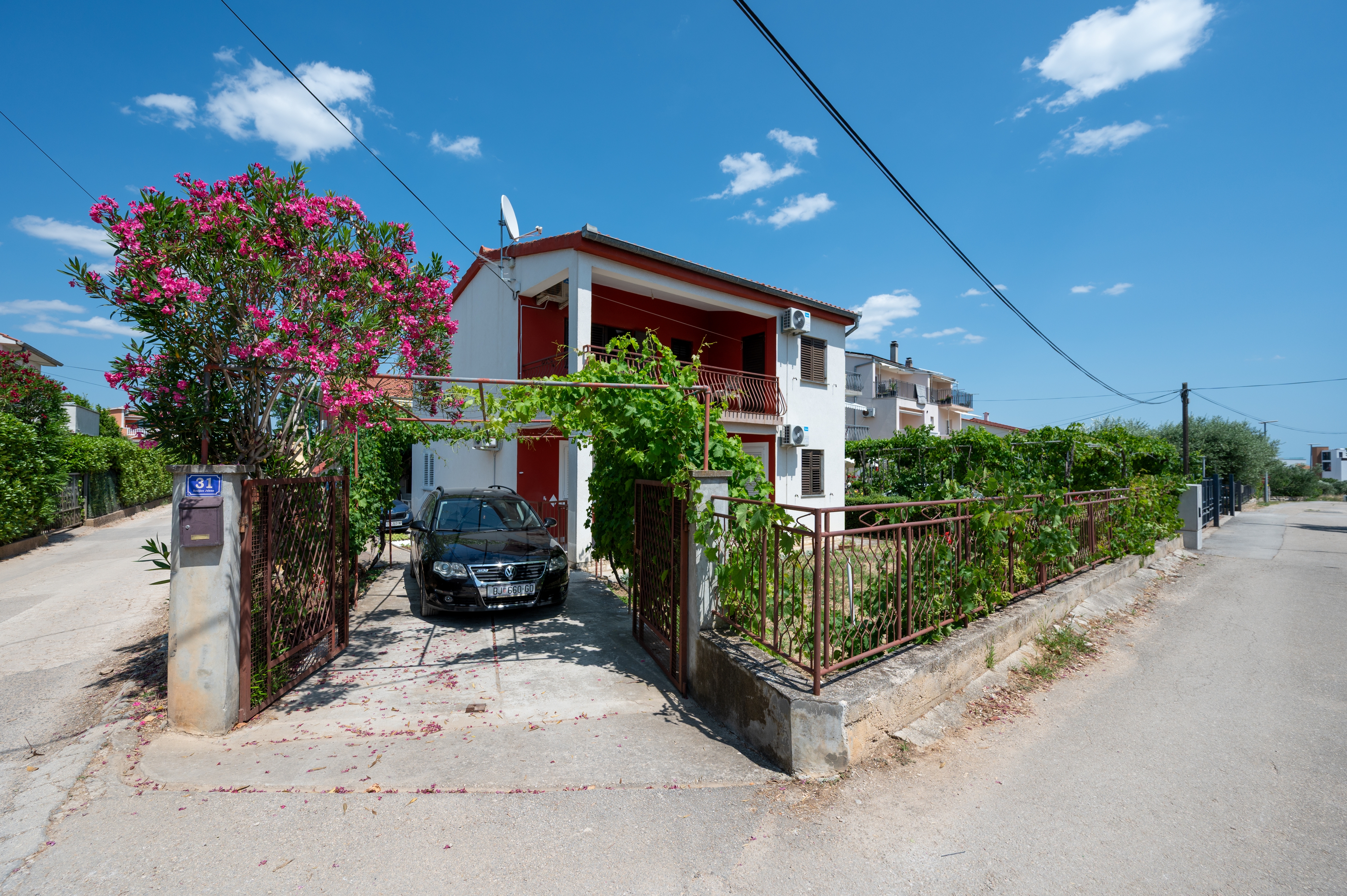 Room with balcony Sukošan, Zadar (S-24693-a) Room with balcony Sukošan, Zadar (S-24693-a)