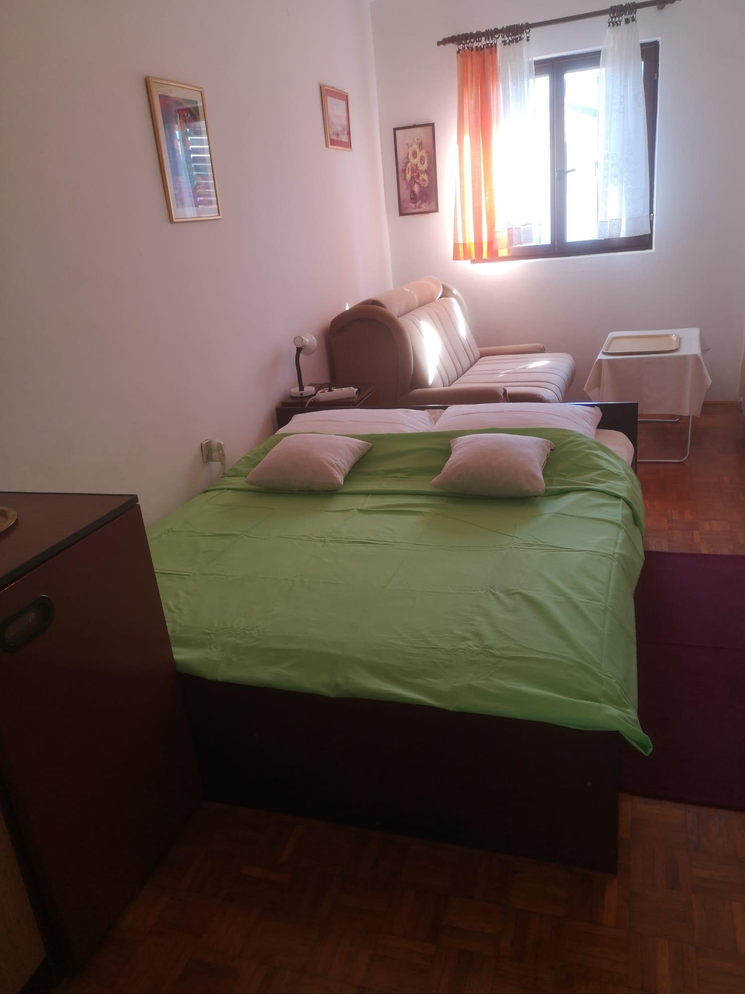 Room with balcony Sukošan, Zadar (S-24693-a)