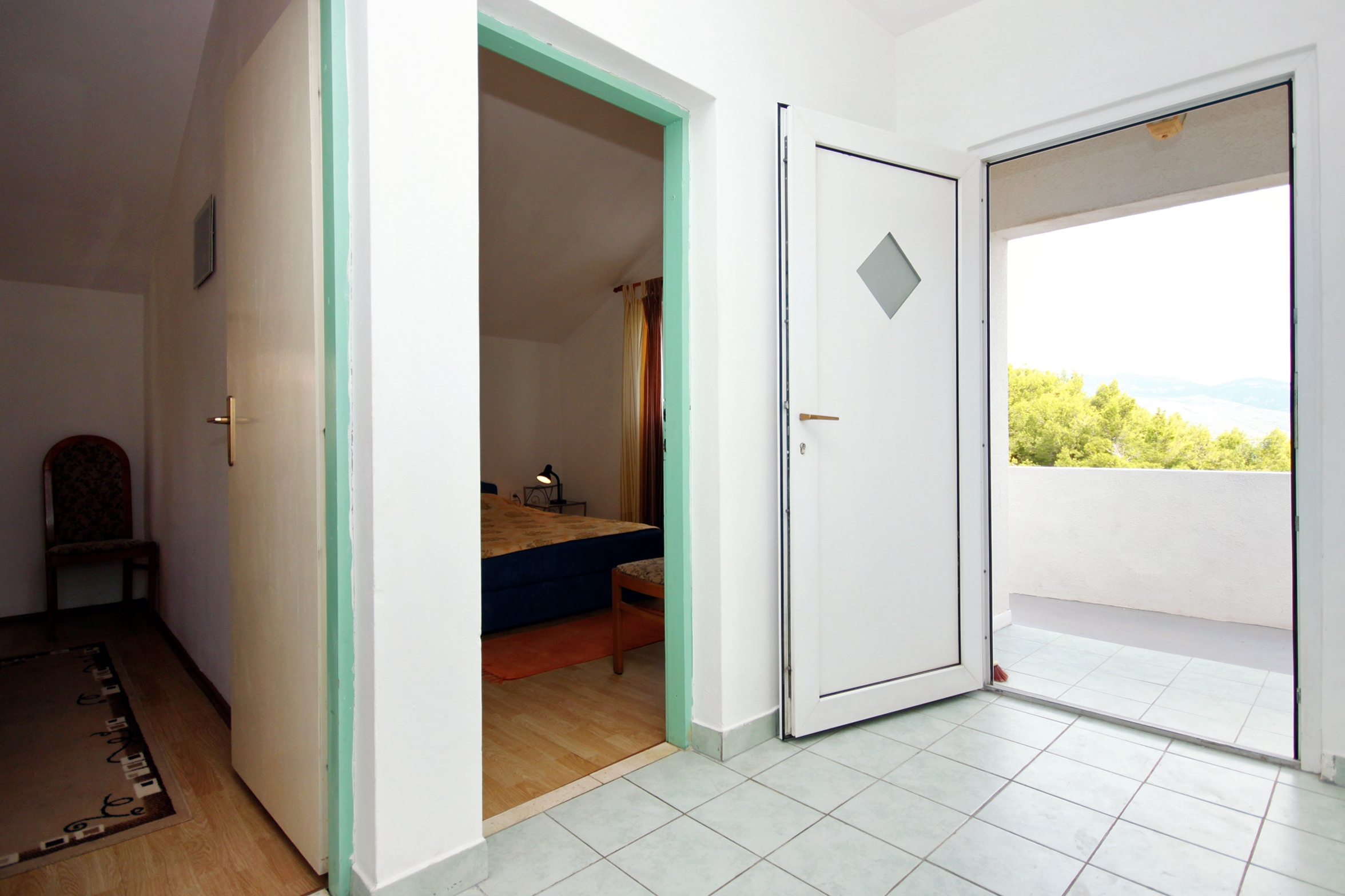 Two bedroom apartment with terrace and sea view Zavalatica, Korčula  A-e