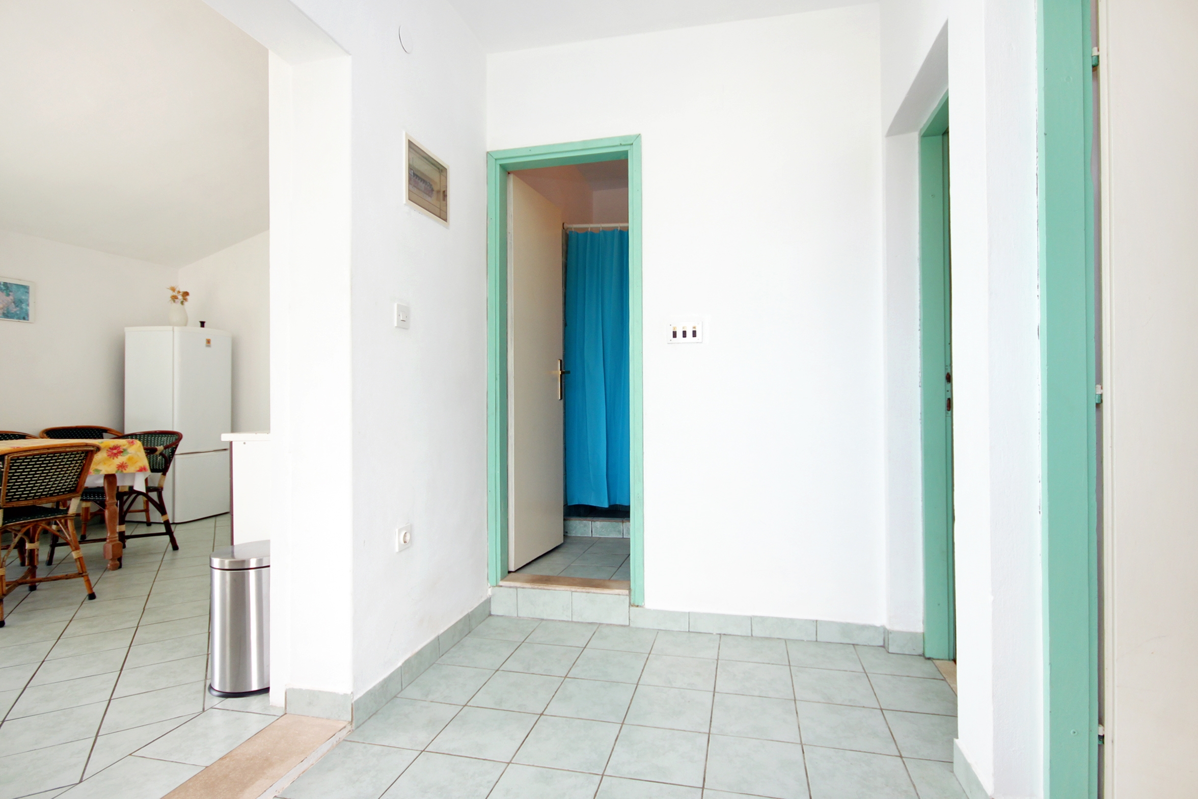 Two bedroom apartment with terrace and sea view Zavalatica, Korčula  A-e