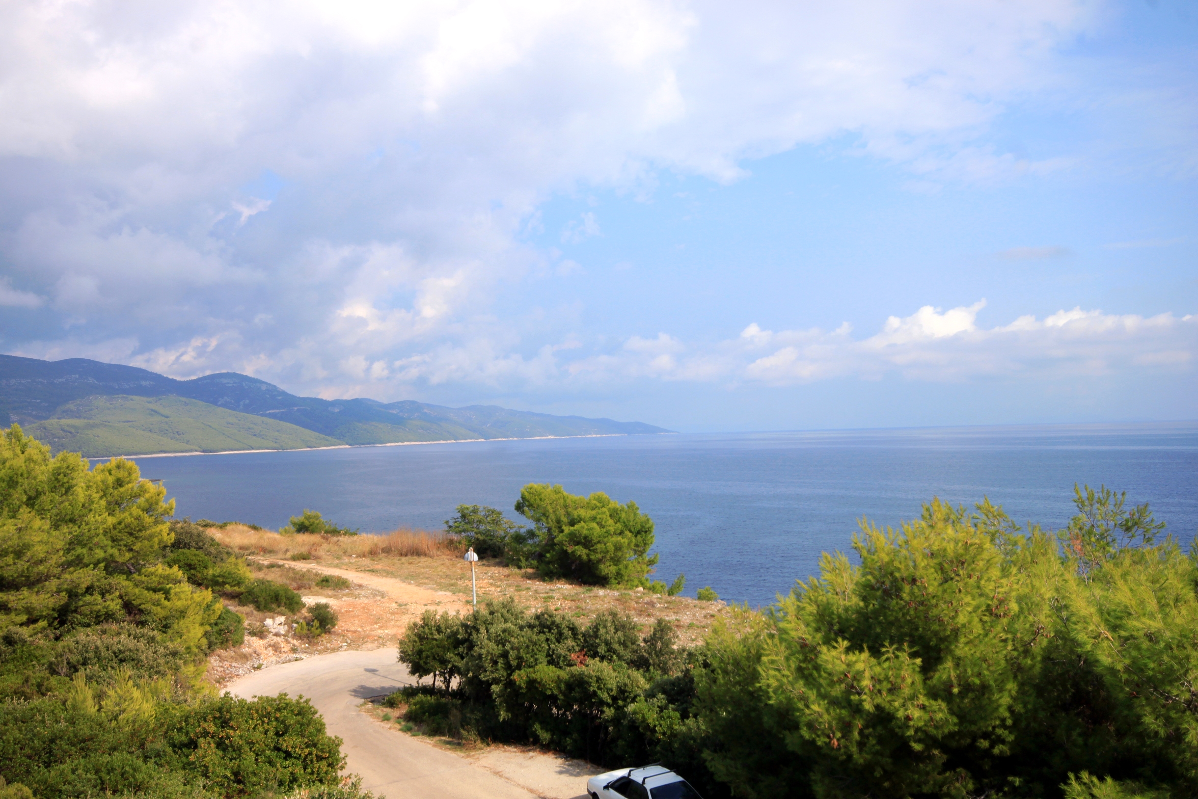 Two bedroom apartment with terrace and sea view Zavalatica, Korčula  A-e