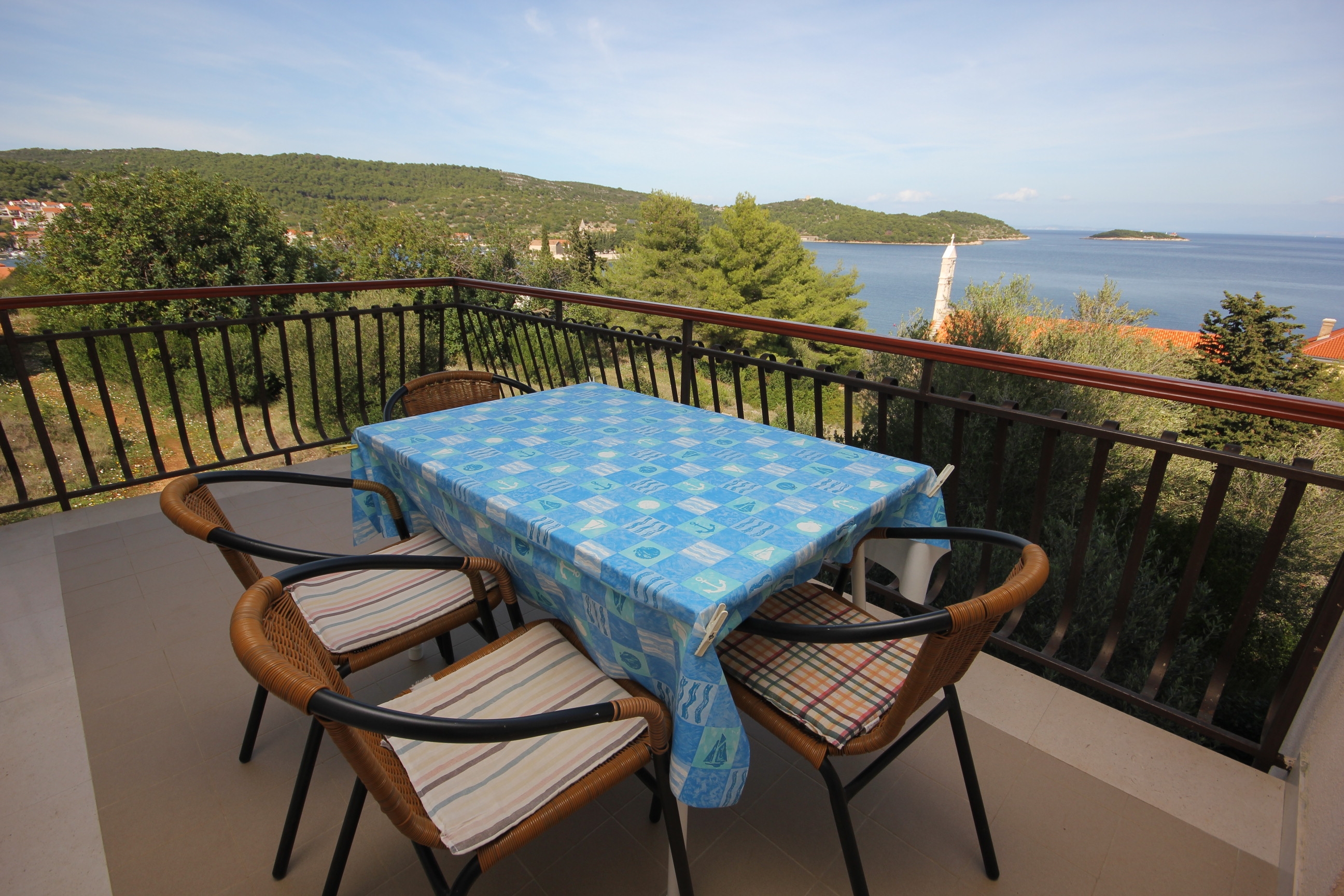 Two bedroom apartment with terrace and sea view Vis (A-2470-a)