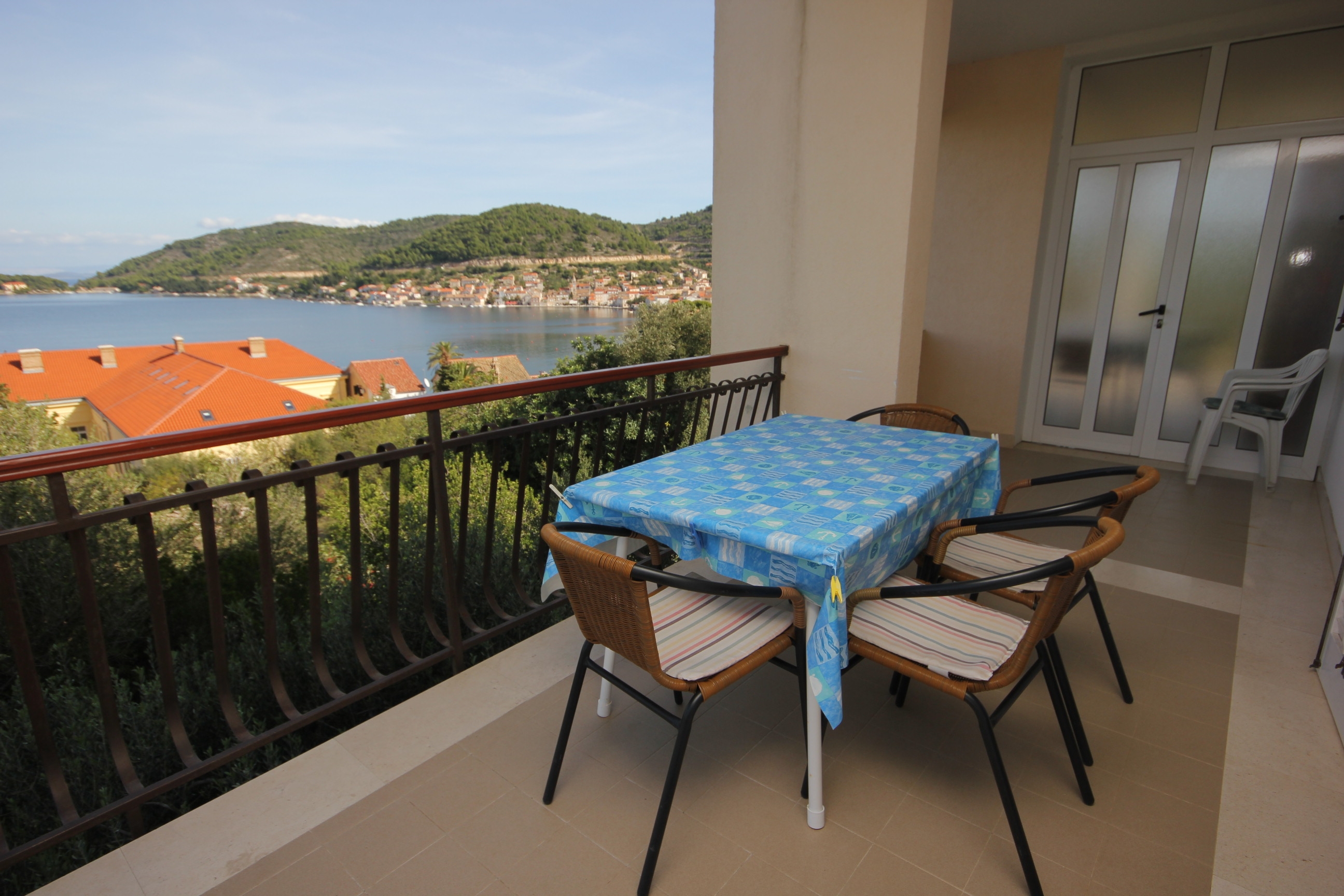Two bedroom apartment with terrace and sea view Vis  A-a