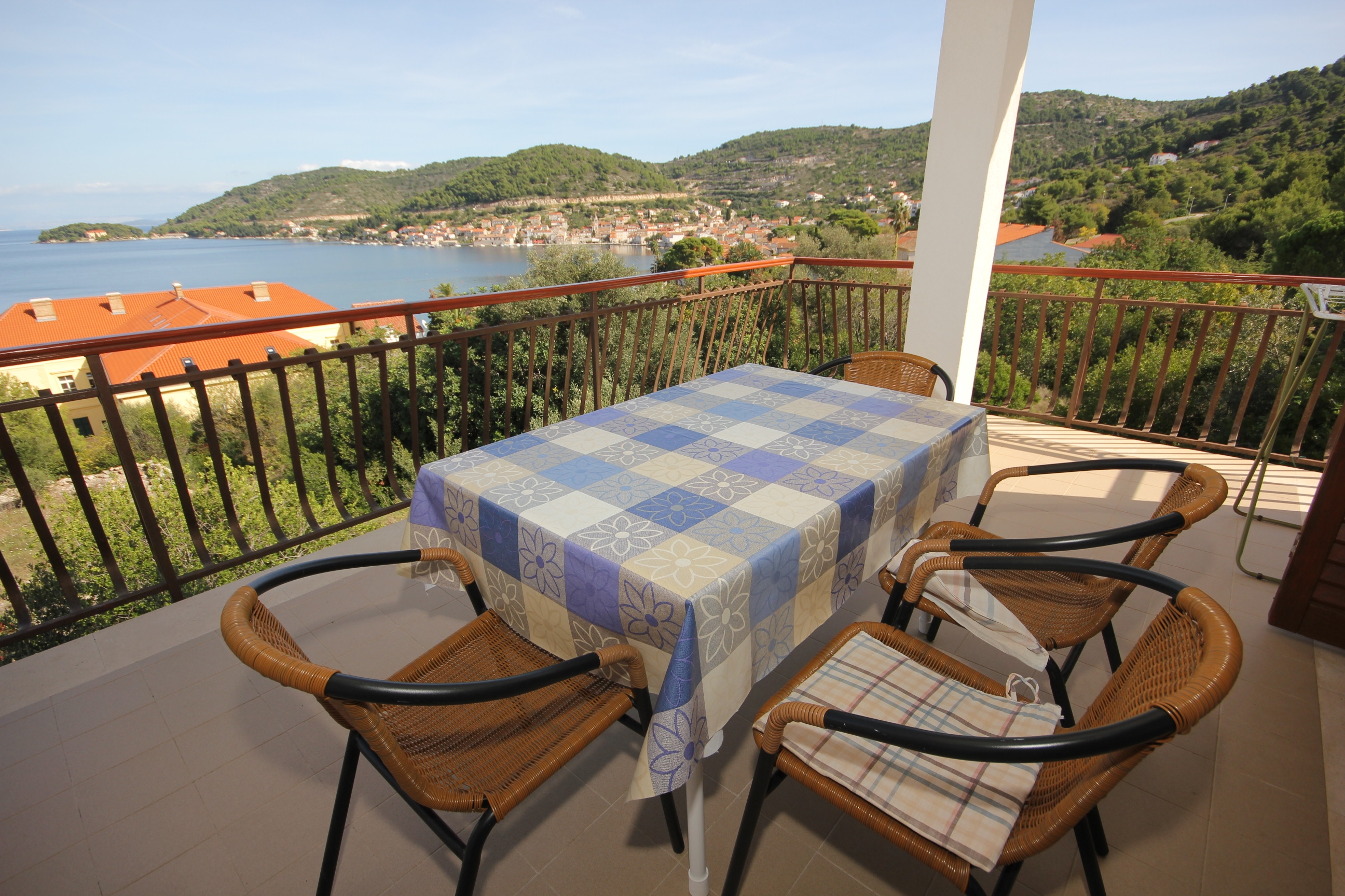 One bedroom apartment with terrace and sea view Vis  A-c