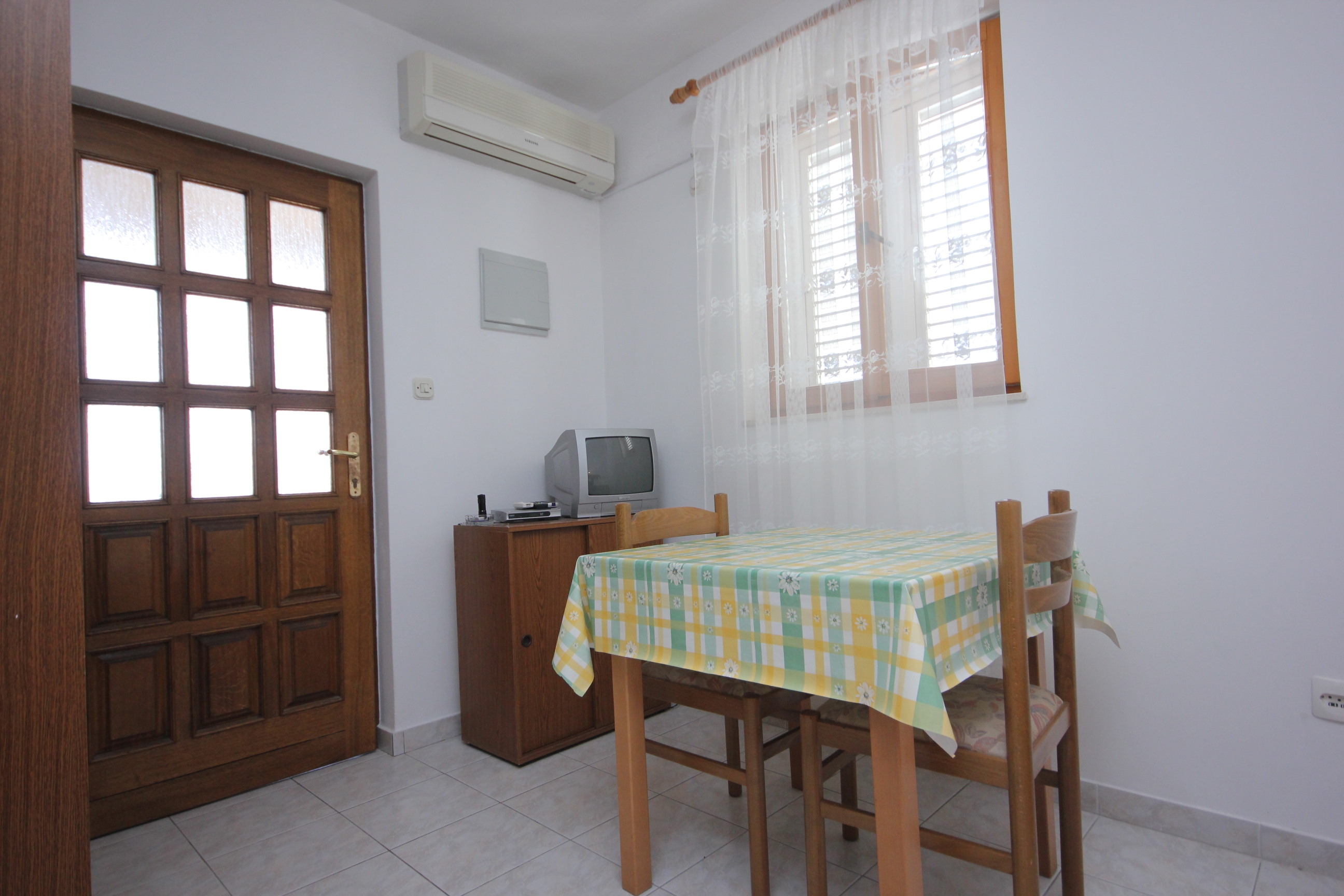 Studio flat with terrace and sea view Vis (AS-2470-b)