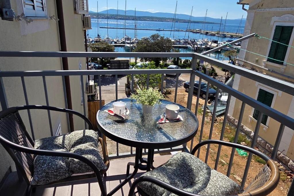 Studio flat with balcony and sea view Malinska, Krk (AS-24705-a) Studio flat with balcony and sea view Malinska, Krk (AS-24705-a)