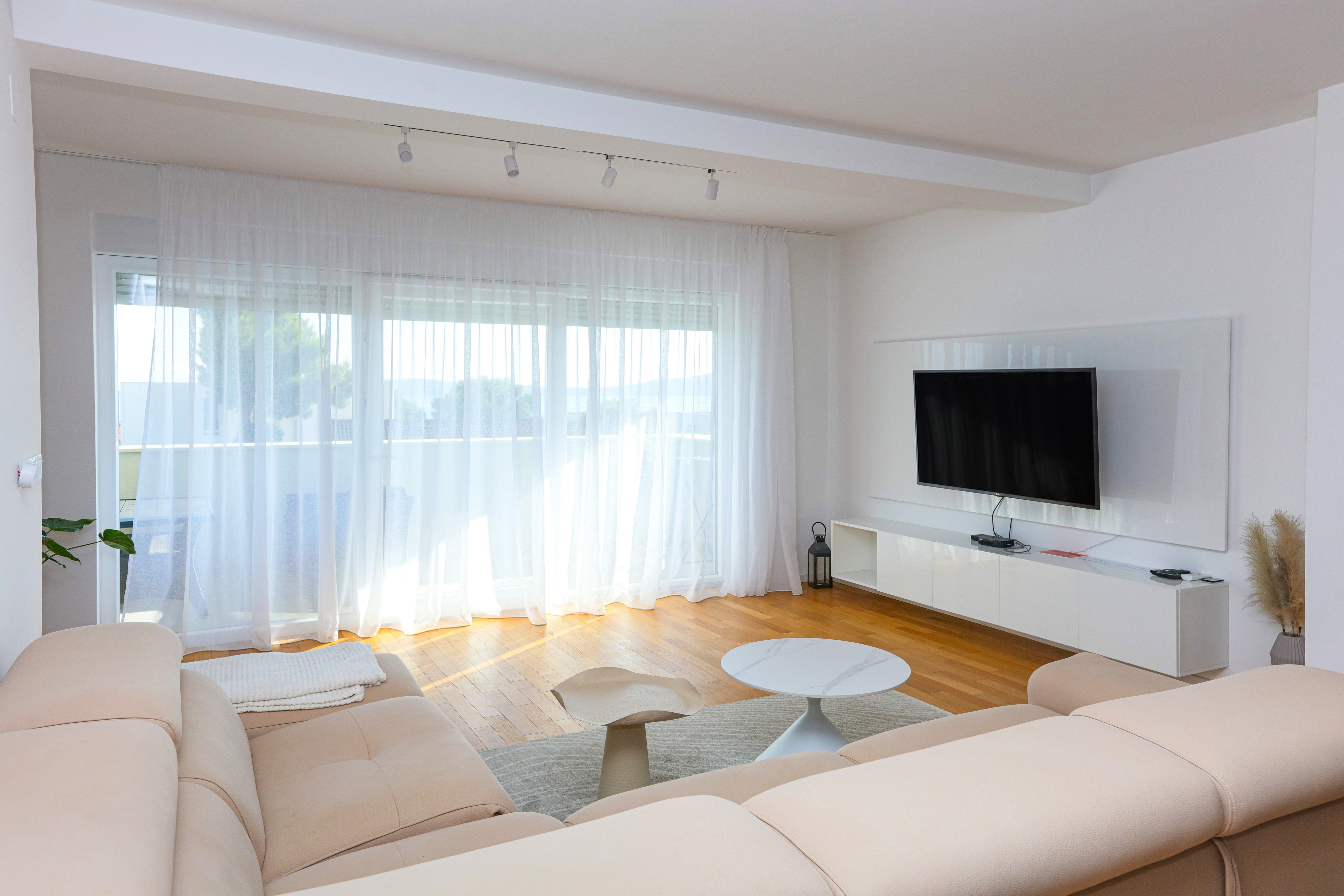 Dvosobni apartman s balkonom i pogledom na more Brodarica, Šibenik  A-a