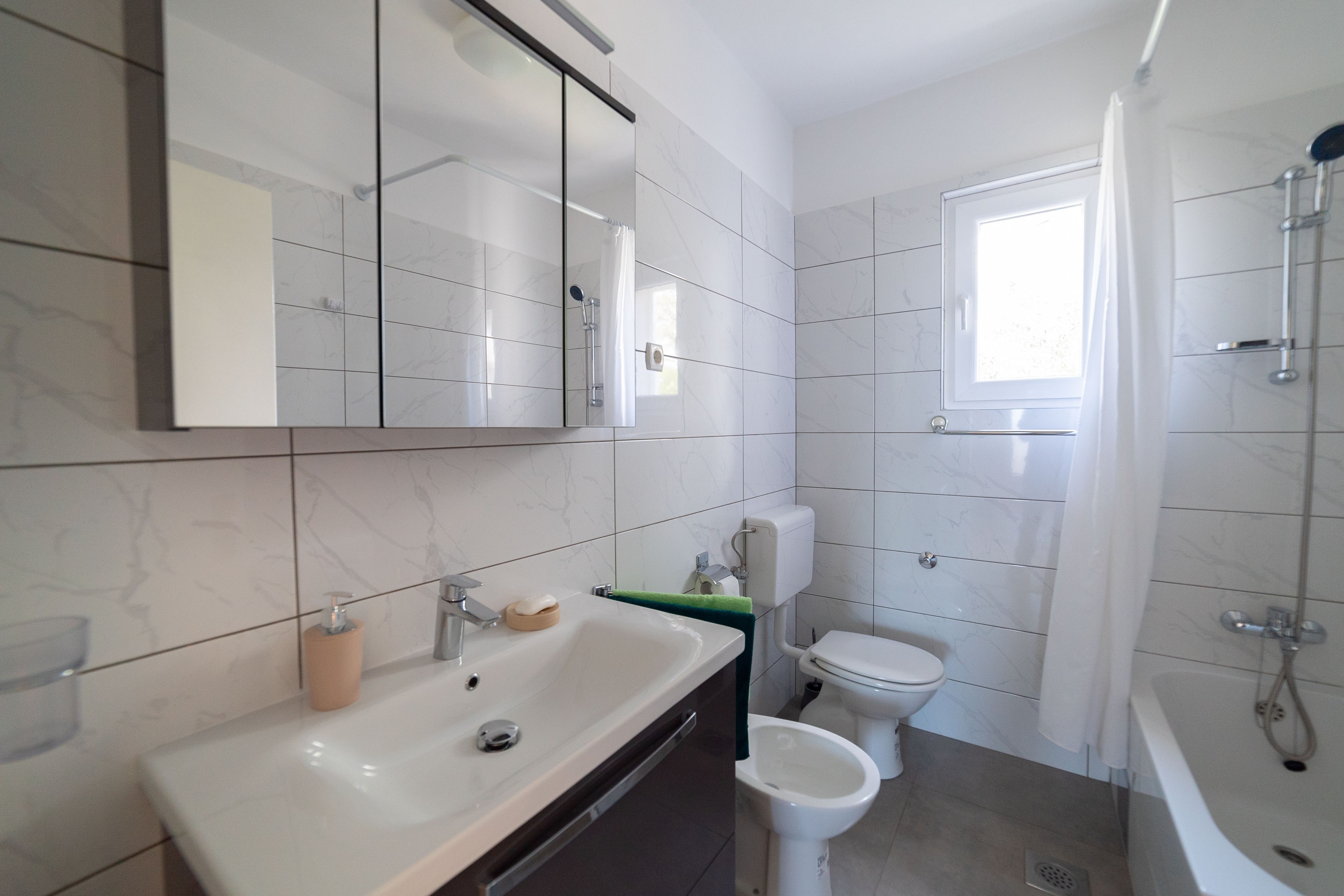 Four-bedroom apartment with terrace Bibinje, Zadar  A-a