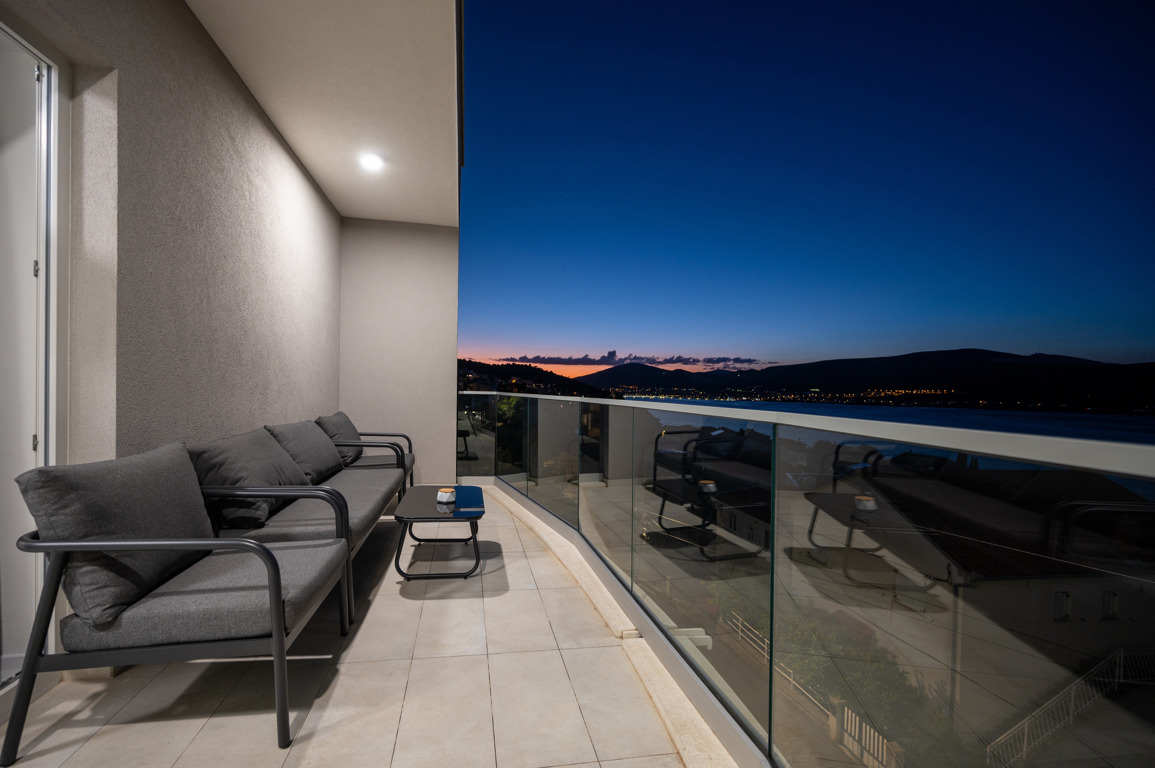 One bedroom apartment with balcony and sea view Mastrinka, Čiovo (A-24727-c)