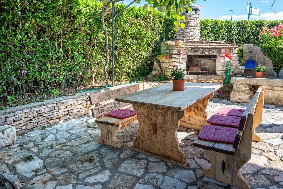 One bedroom apartment with balcony Rovinj (A-24730-a) One bedroom apartment with balcony Rovinj (A-24730-a)