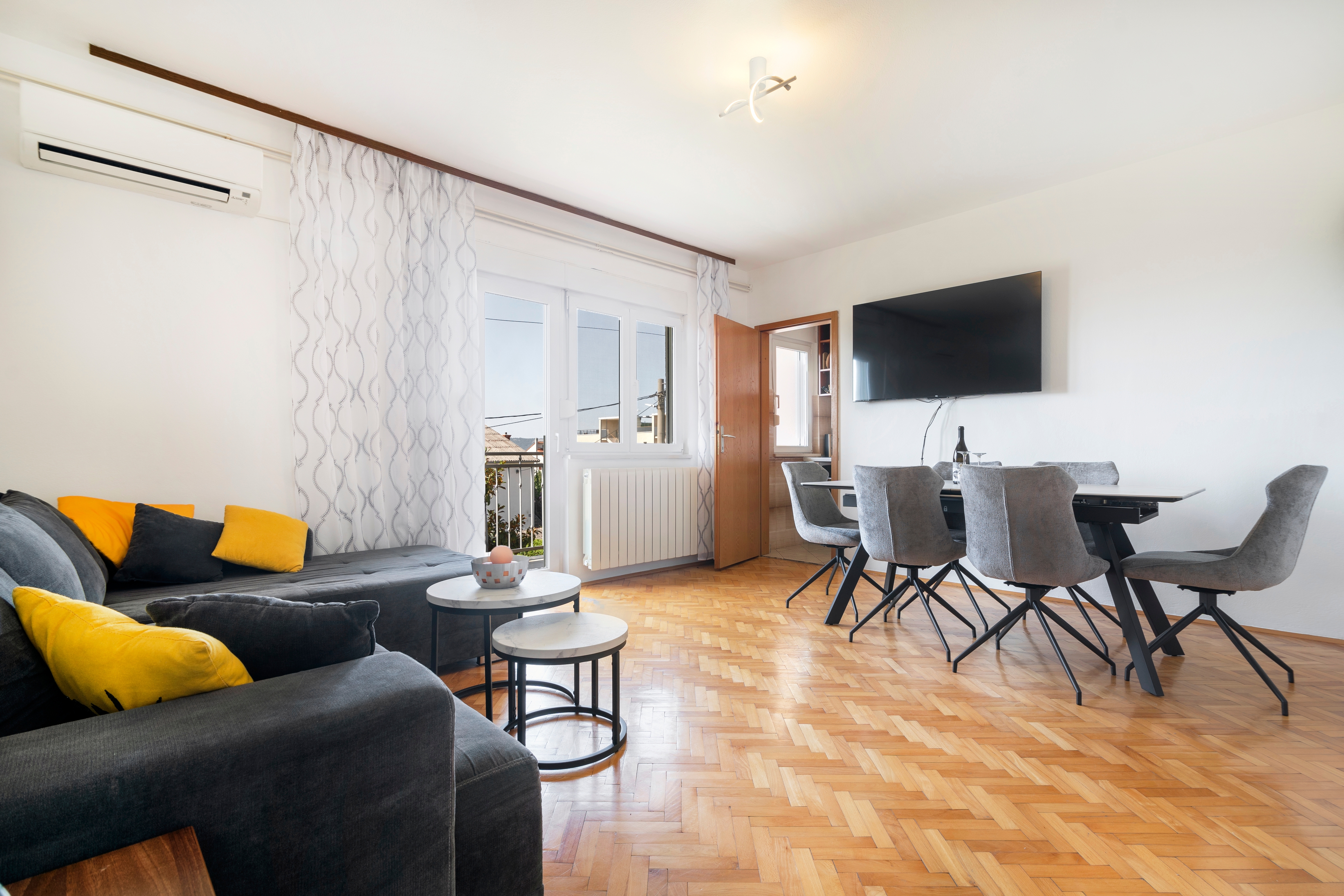 Three bedroom apartment with terrace Kaštel Stari, Kaštela (A-24752-a) Three bedroom apartment with terrace Kaštel Stari, Kaštela (A-24752-a)