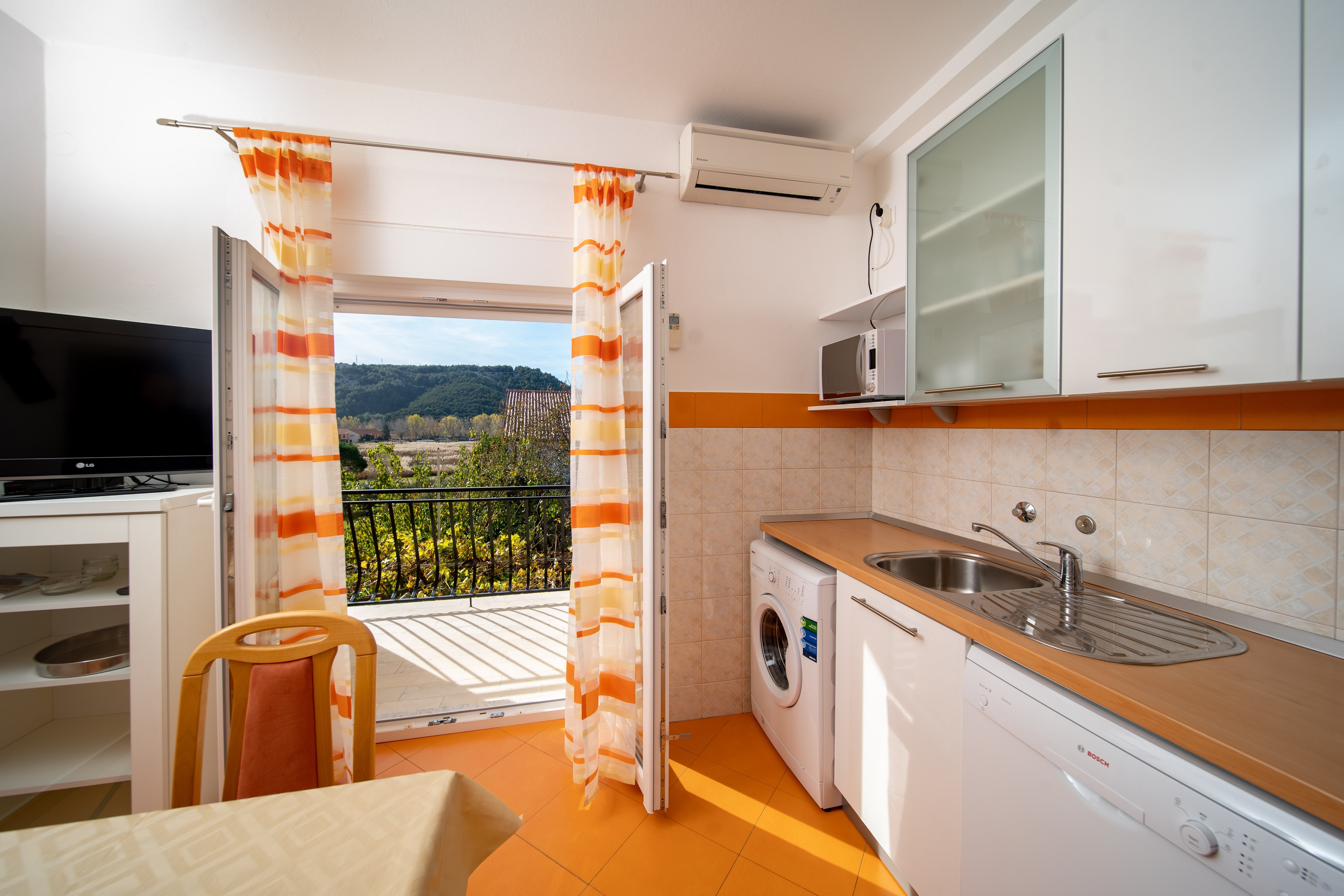 Top Rab Lopar Top Rab Lopar