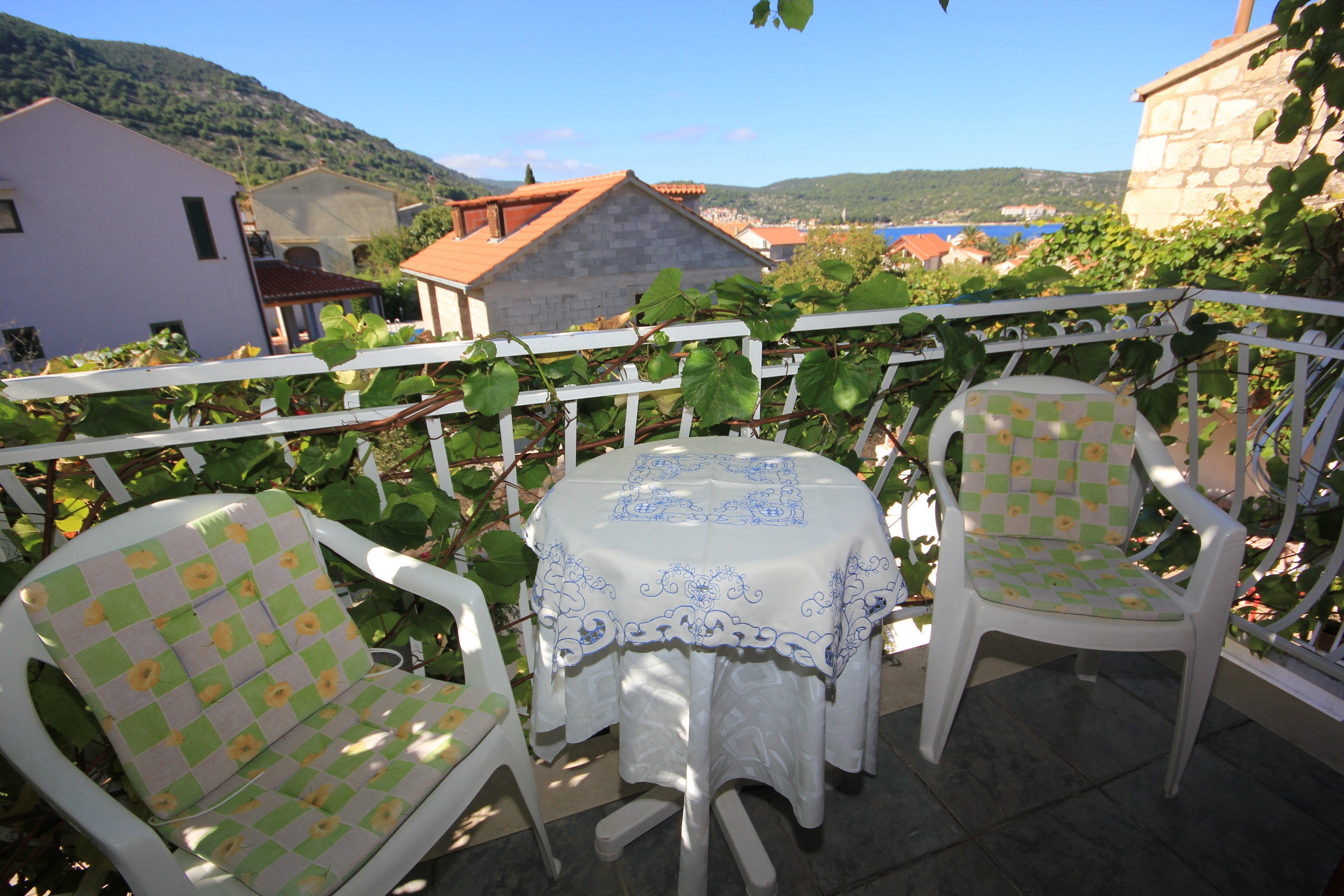 Studio apartman s terasom i pogledom na more Vis  AS-b