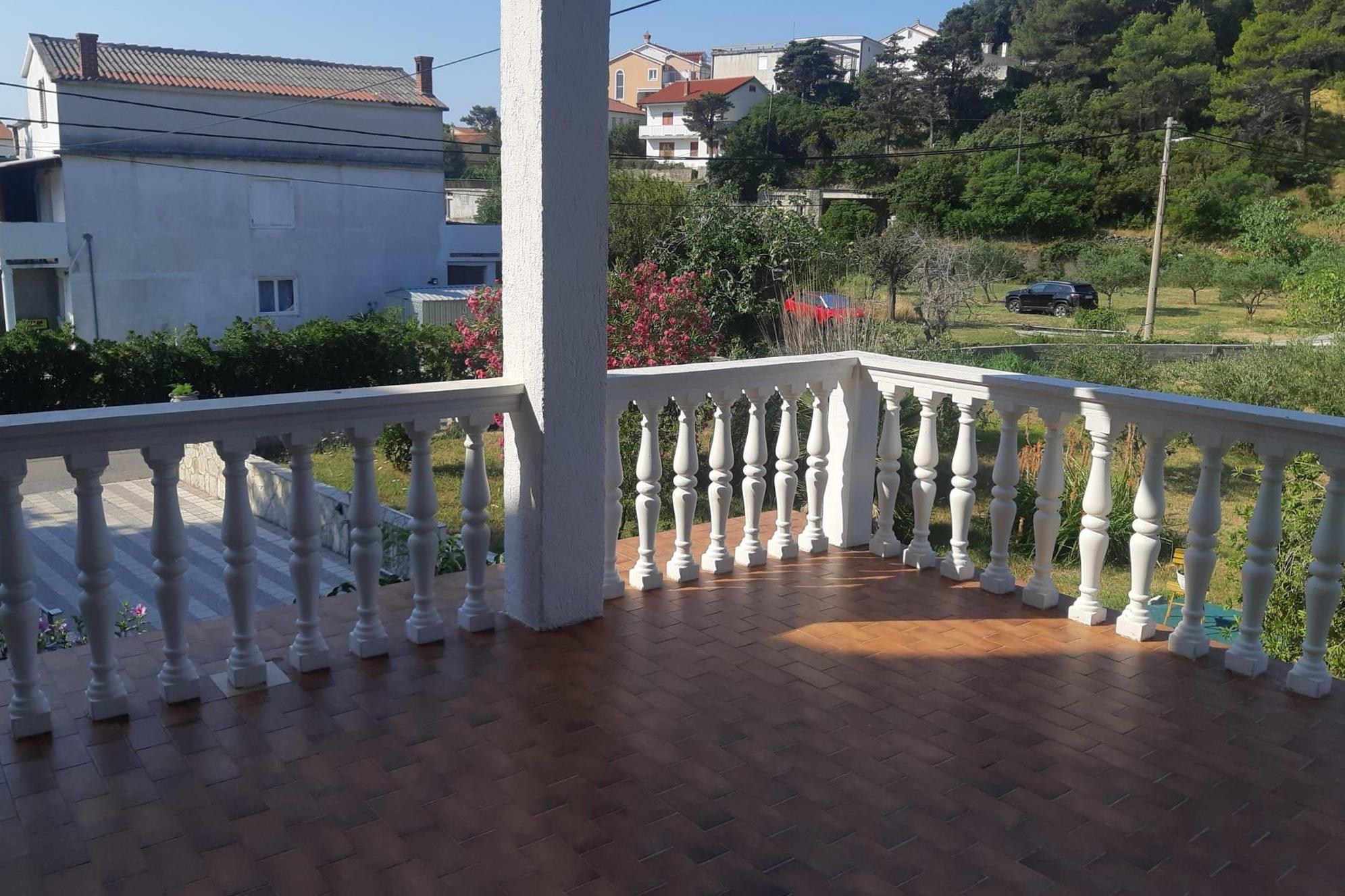 Enosobni apartma S teraso in pogledom na morje Rab  A-a