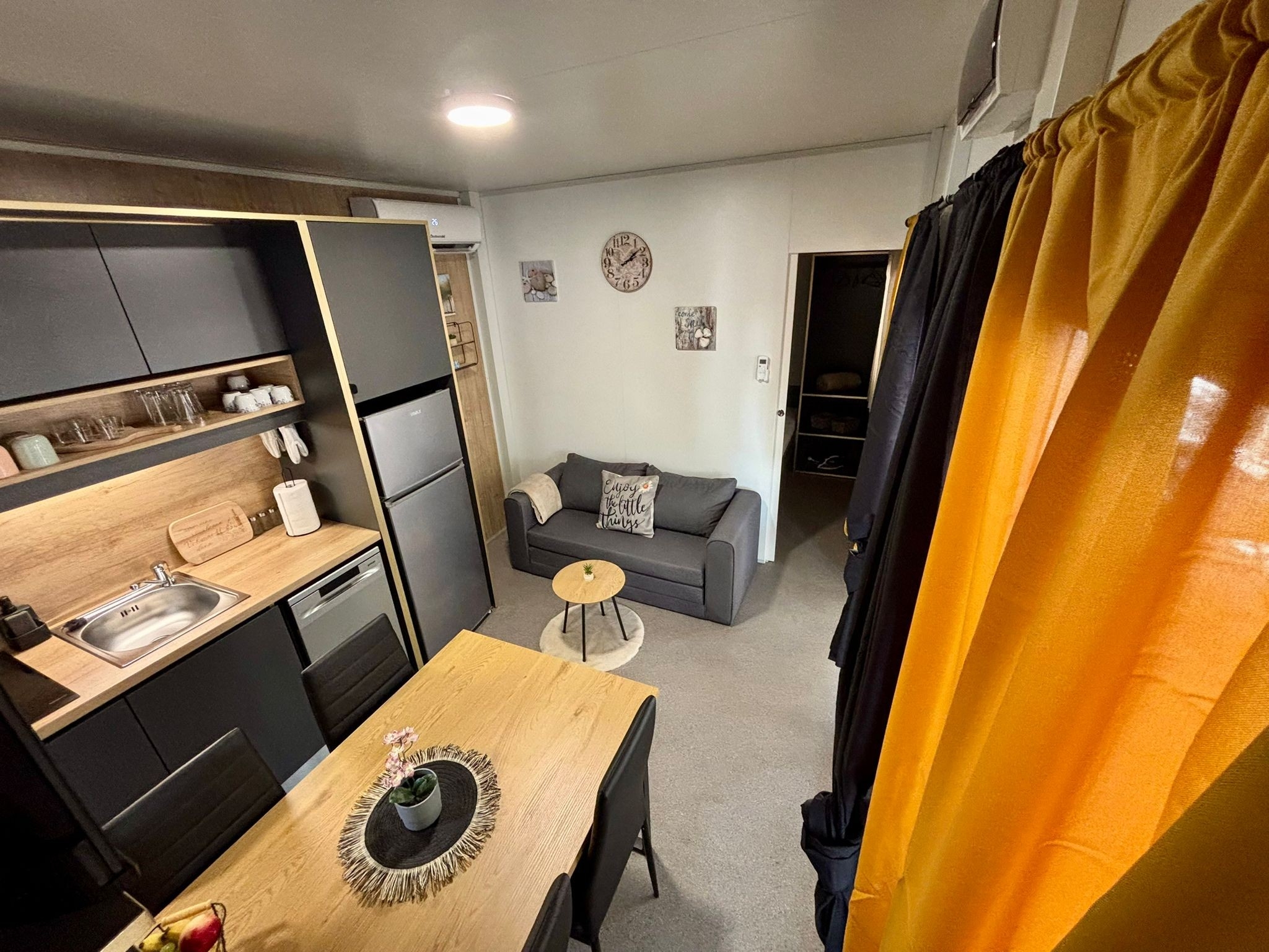 Two bedroom apartment with terrace Pakoštane, Biograd (A-24764-a) Two bedroom apartment with terrace Pakoštane, Biograd (A-24764-a)