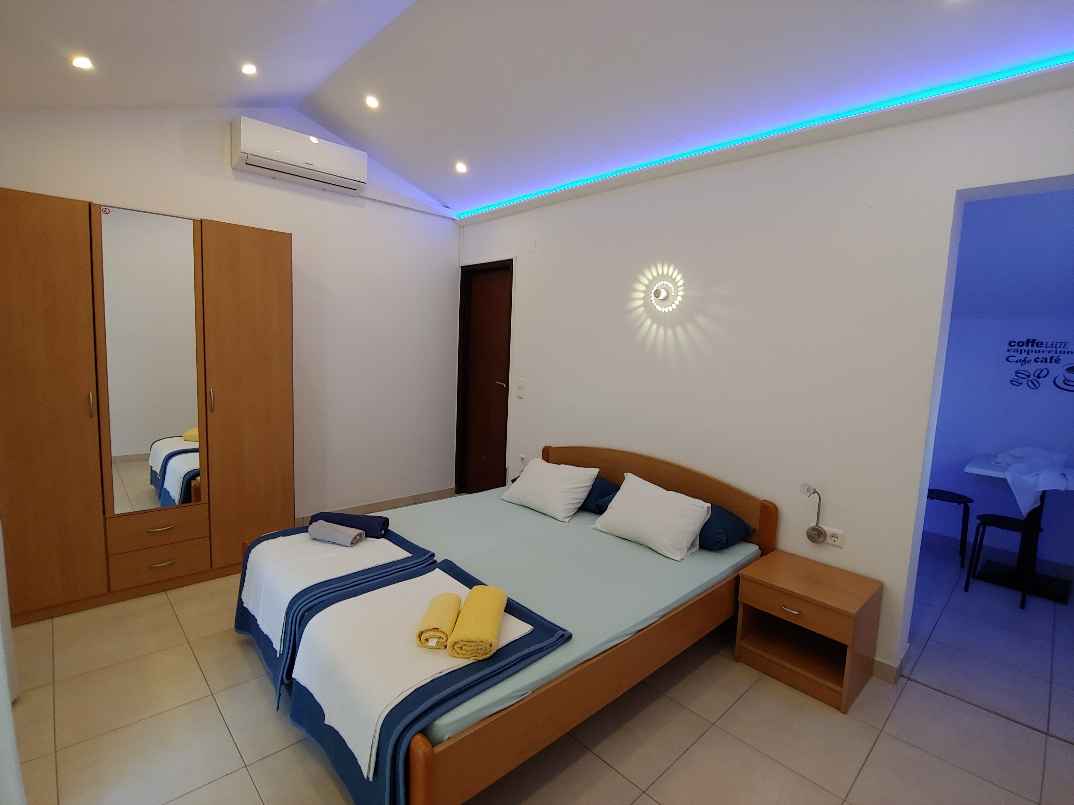 Studio apartman s terasom i pogledom na more Pirovac, Šibenik  AS-b
