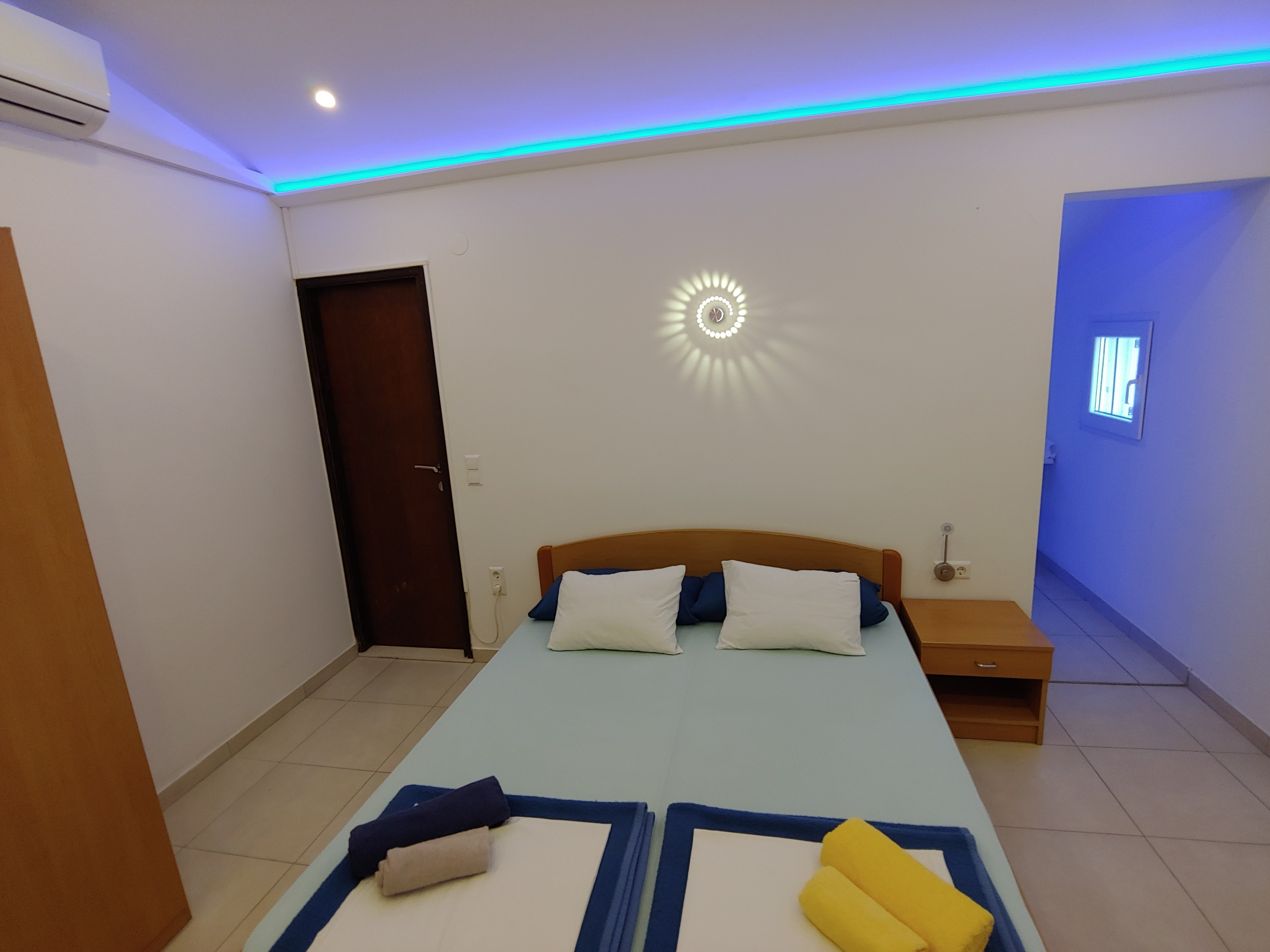 Studio apartman s terasom i pogledom na more Pirovac, Šibenik  AS-b