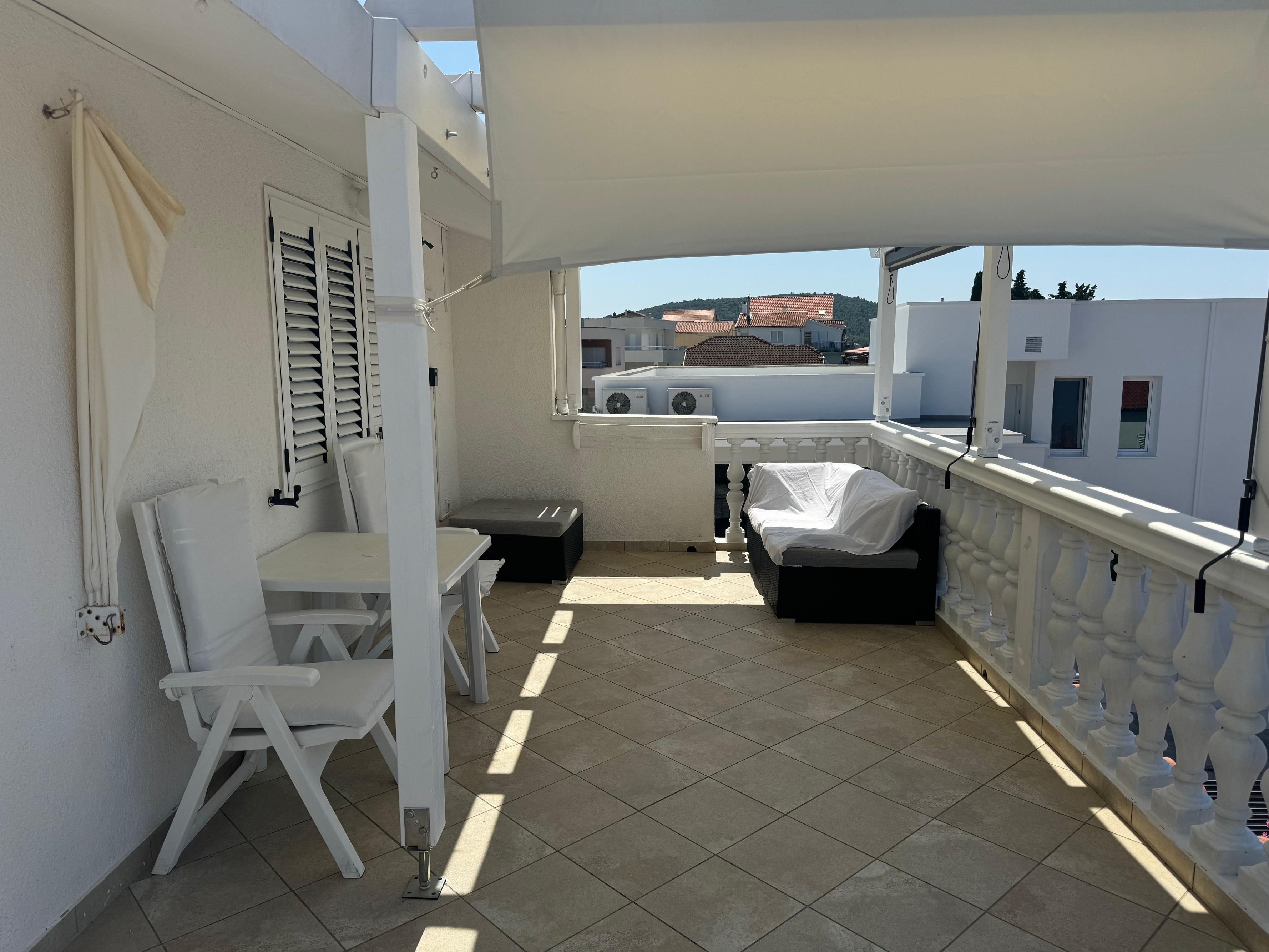 Studio flat with terrace and sea view Pirovac, Šibenik (AS-24766-b)