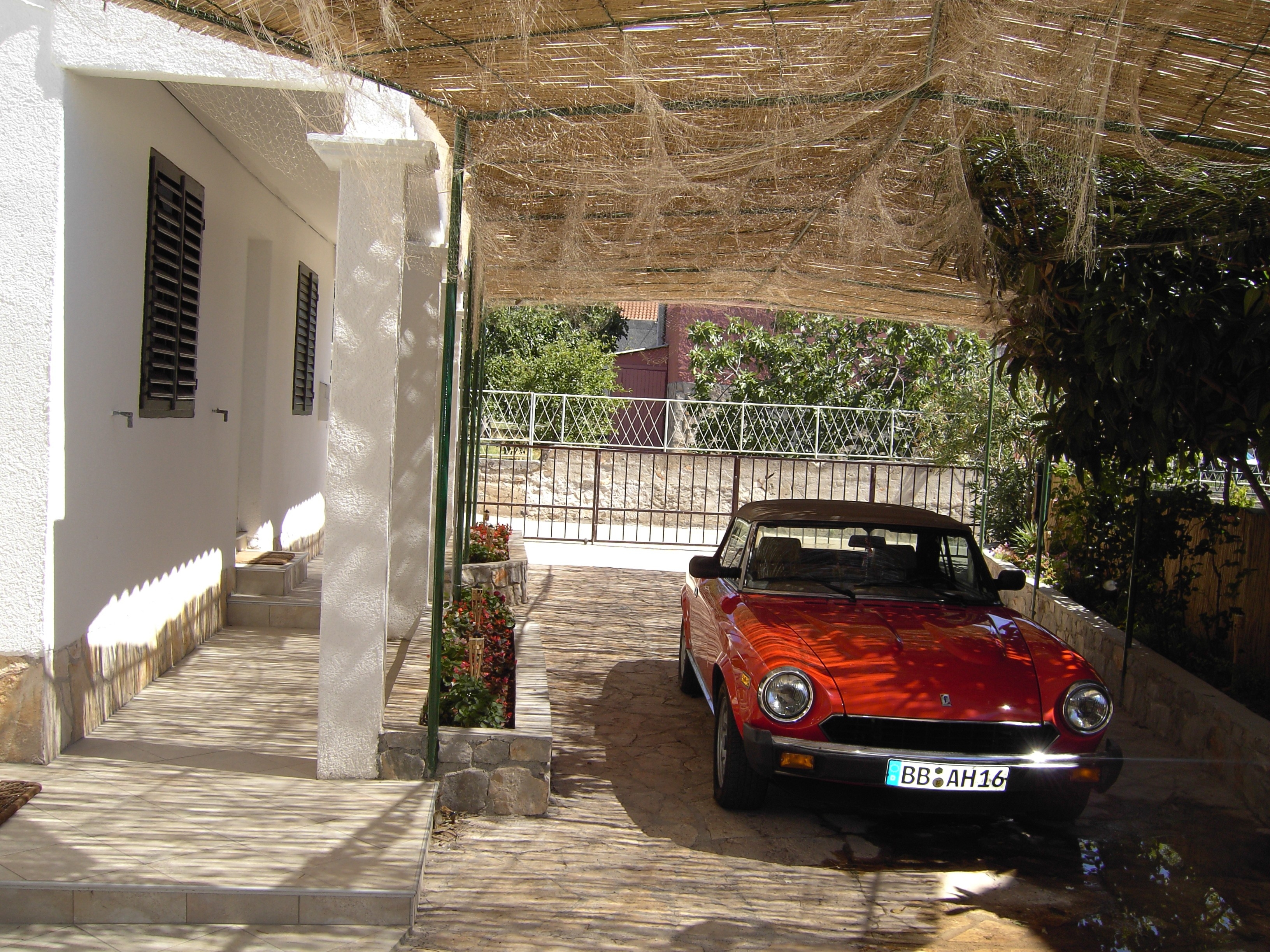 Studio apartman s terasom i pogledom na more Pirovac, Šibenik  AS-b