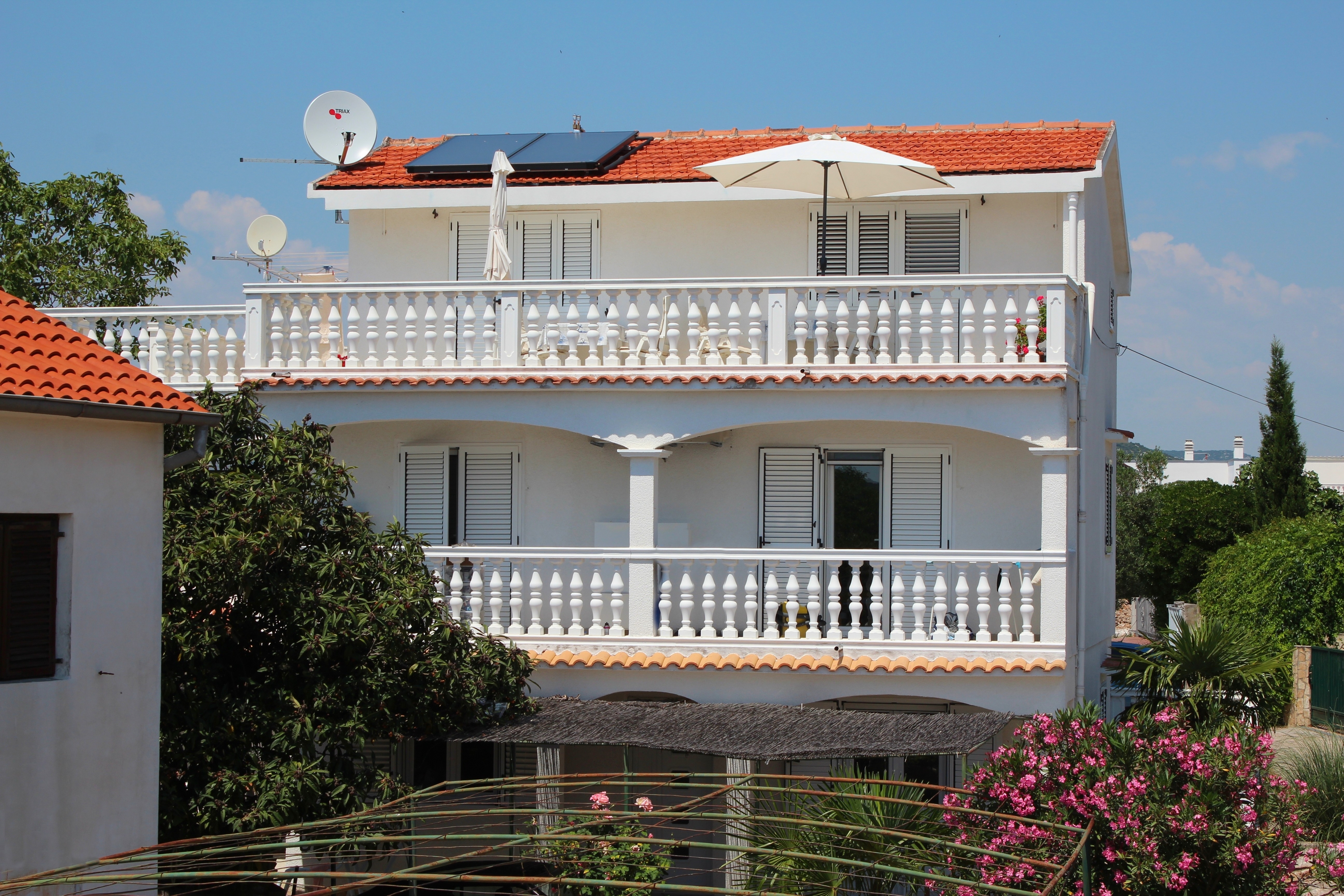 Studio apartman s terasom i pogledom na more Pirovac, Šibenik  AS-b