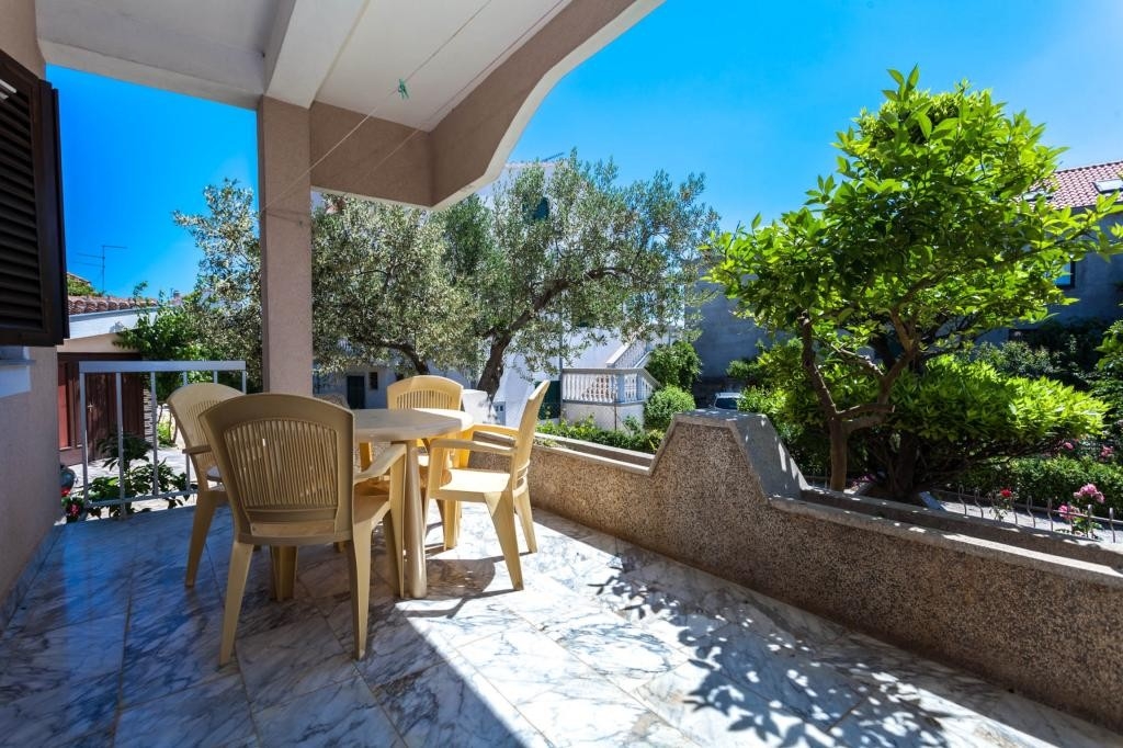 Two bedroom apartment with terrace Pakoštane, Biograd (A-24768-b)