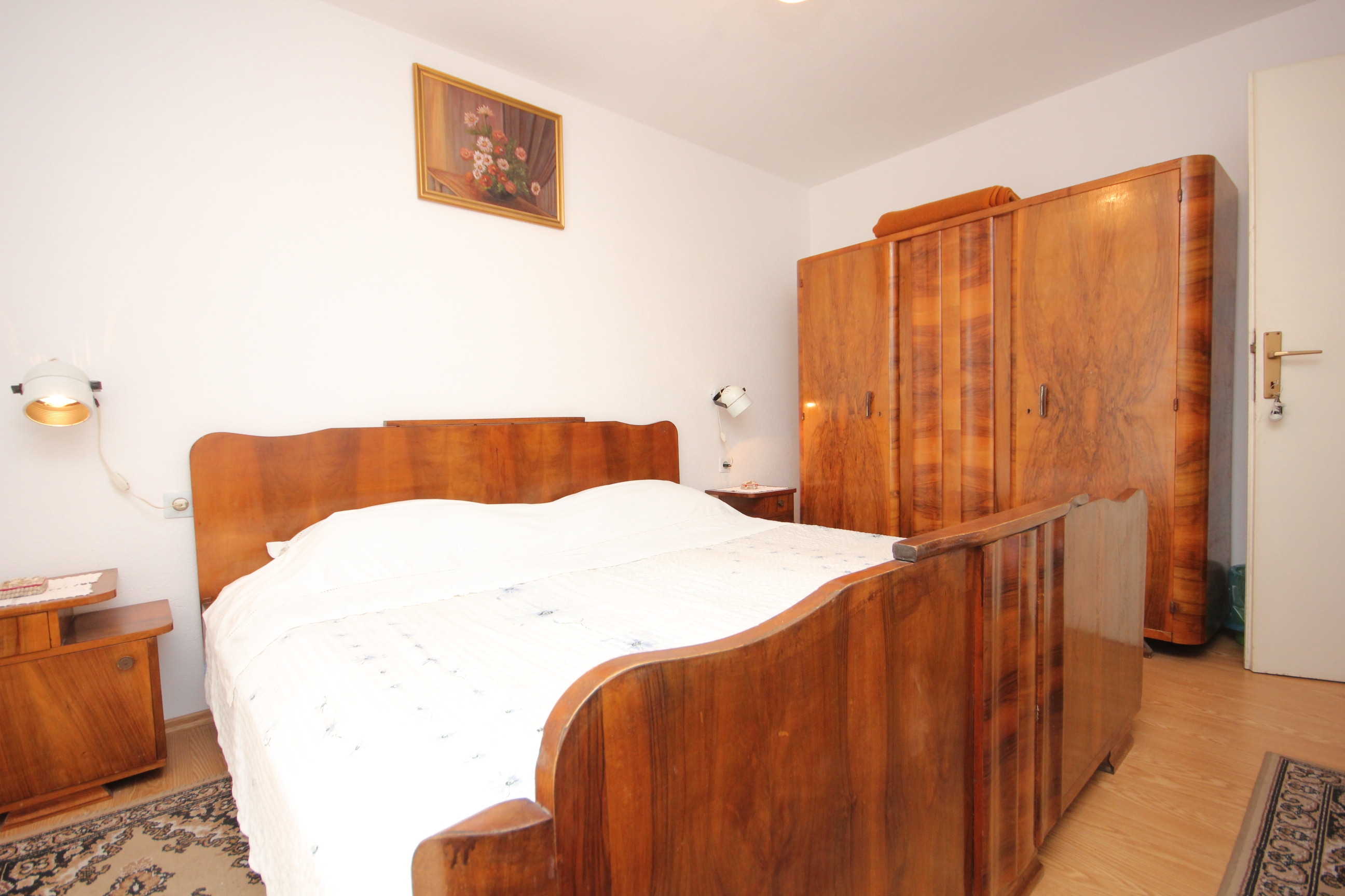 Three bedroom apartment with terrace Vis (A-2477-b) Three bedroom apartment with terrace Vis (A-2477-b)