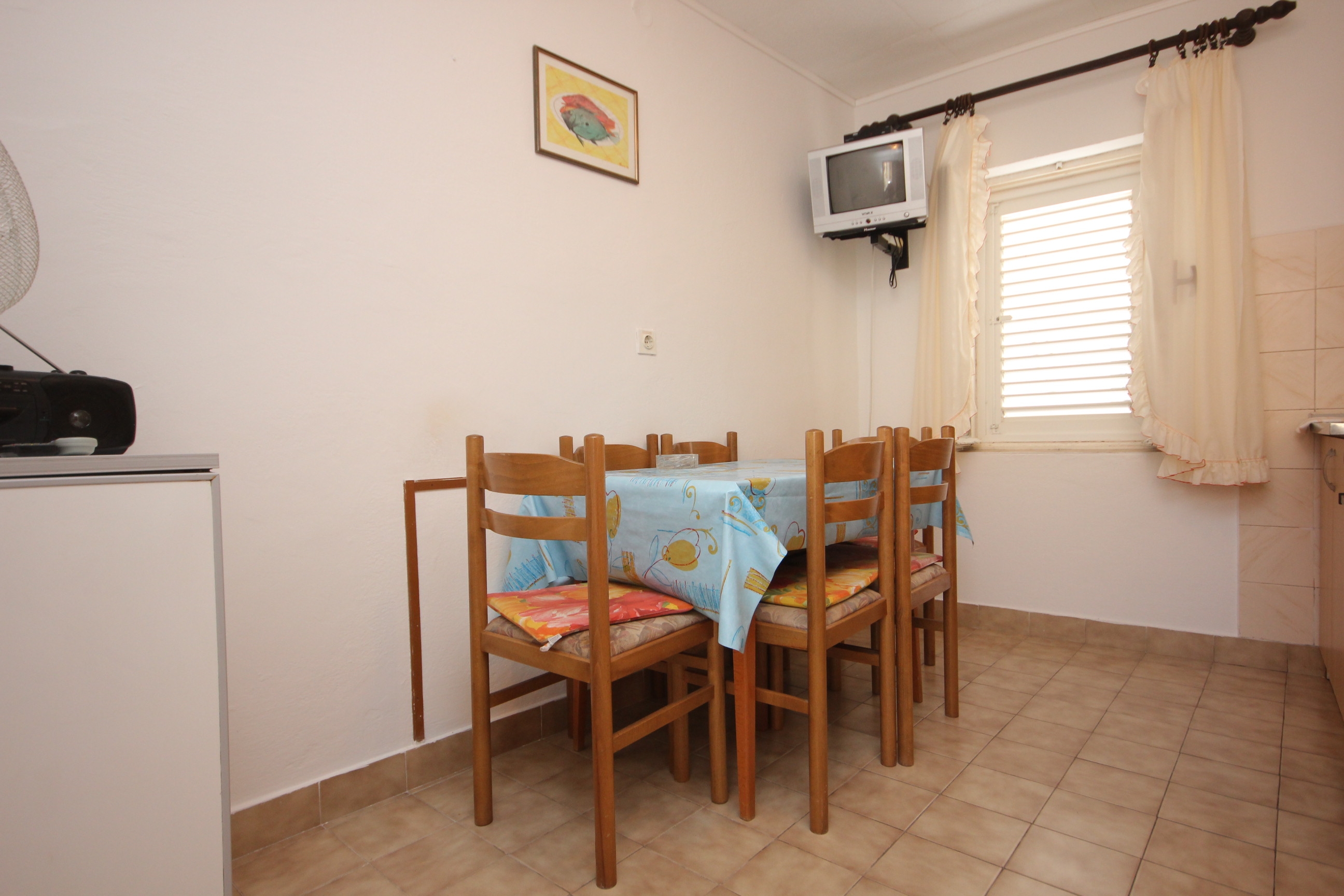 Three bedroom apartment with terrace Vis (A-2477-b) Three bedroom apartment with terrace Vis (A-2477-b)