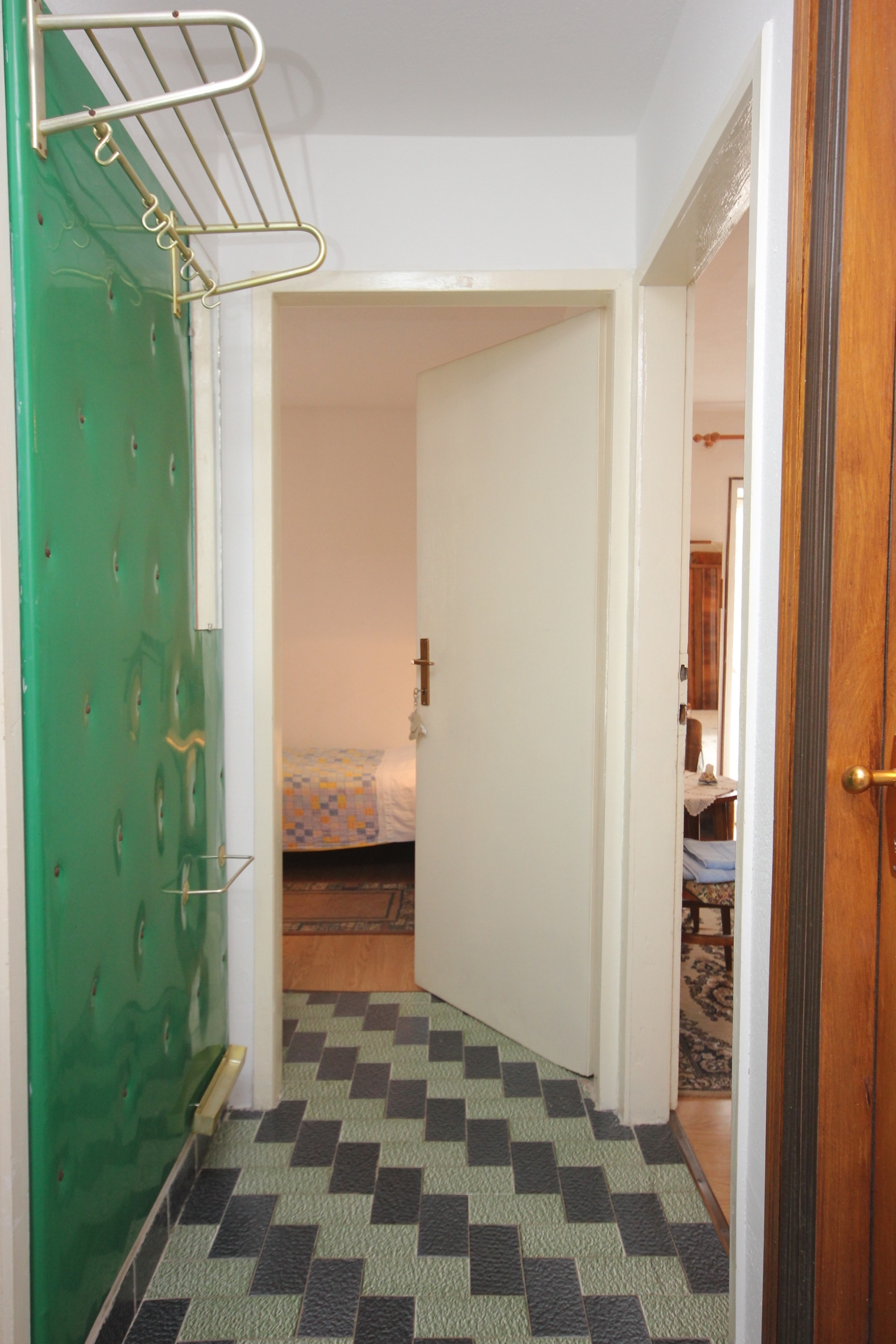 Three bedroom apartment with terrace Vis  A-b