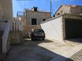 Rukavac, Vis, Parkeerplaats 2478 - Appartementen near sea with pebble beach.