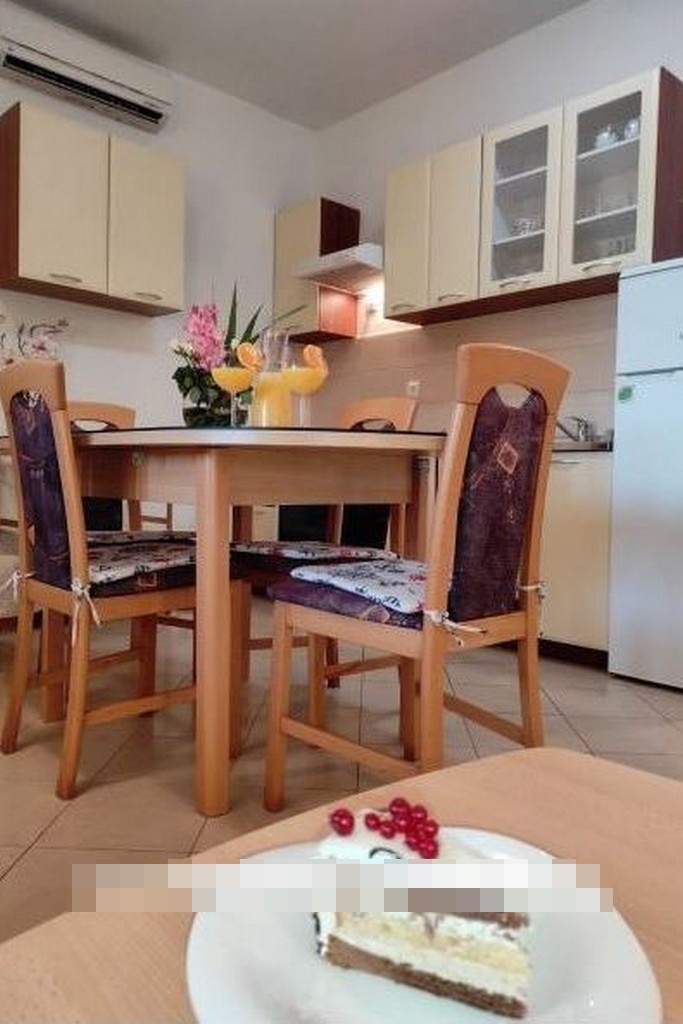 One bedroom apartment with air-conditioning Krapanj, Šibenik (A-24787-b)