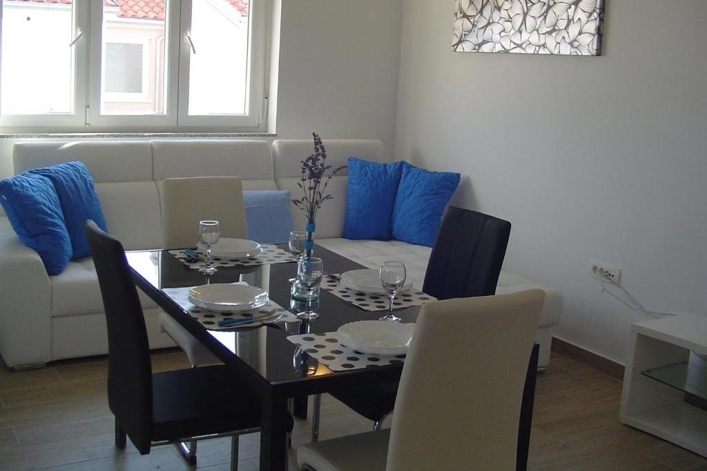 Two bedroom apartment with balcony and sea view Turanj, Biograd (A-24791-b) Two bedroom apartment with balcony and sea view Turanj, Biograd (A-24791-b)