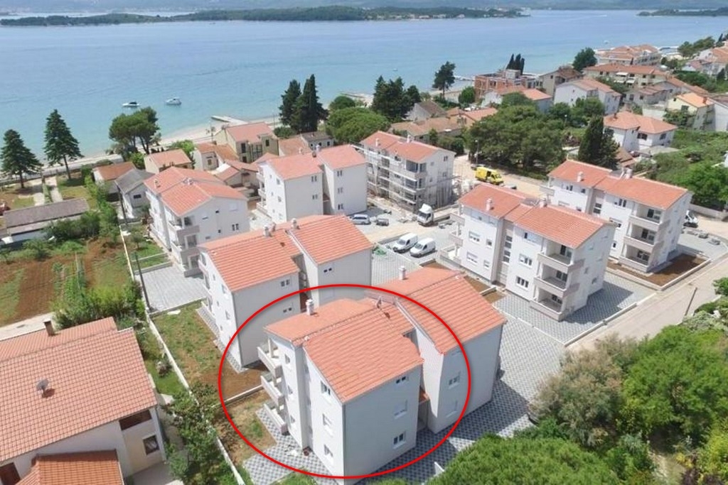 Dvosobni apartman s balkonom i pogledom na more Turanj, Biograd  A-b