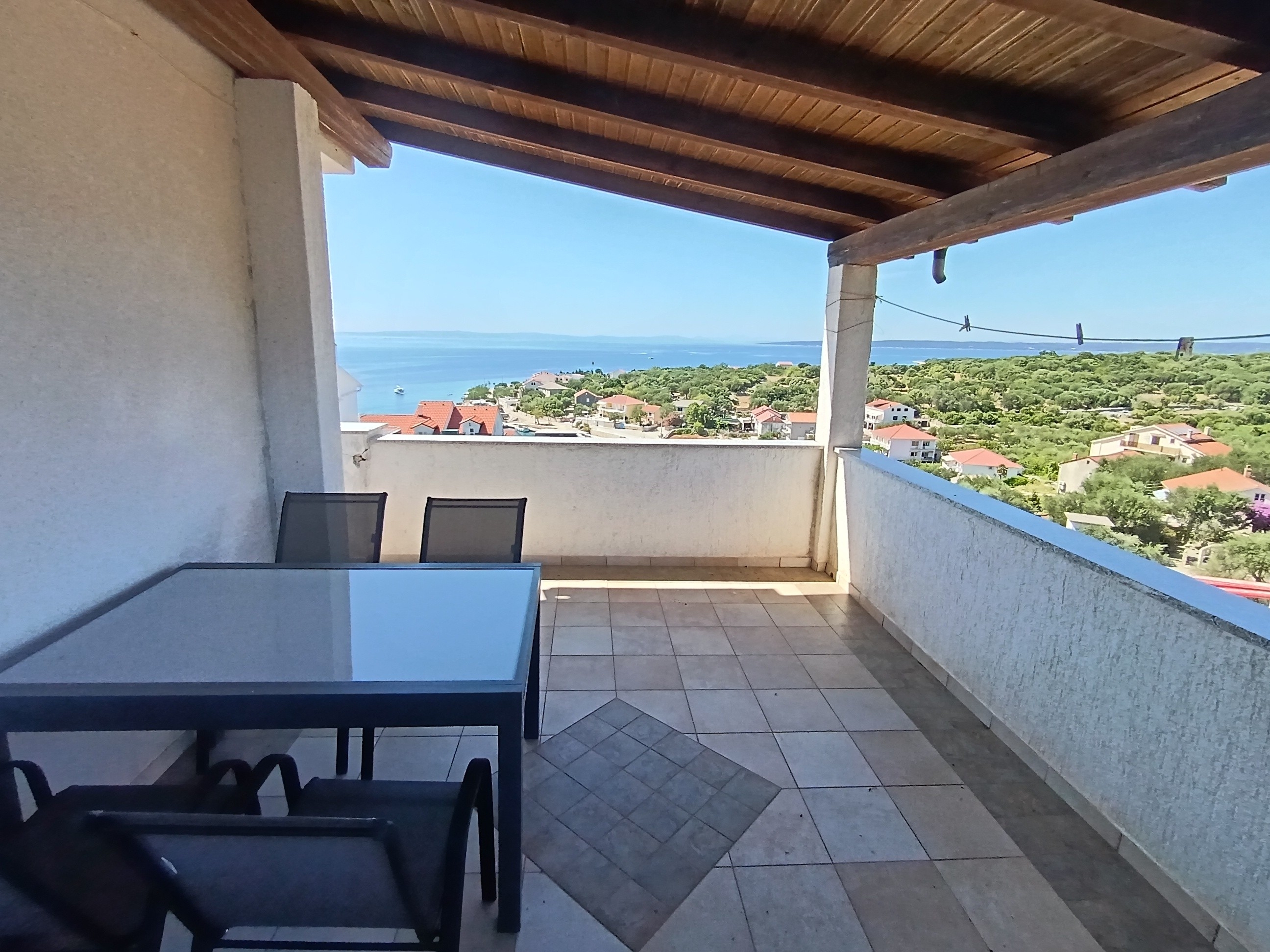 Dvosobni apartman s terasom Lun, Pag  A-a