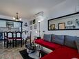 Prigradica, Sala de estar in the apartment, air condition available y WiFi.