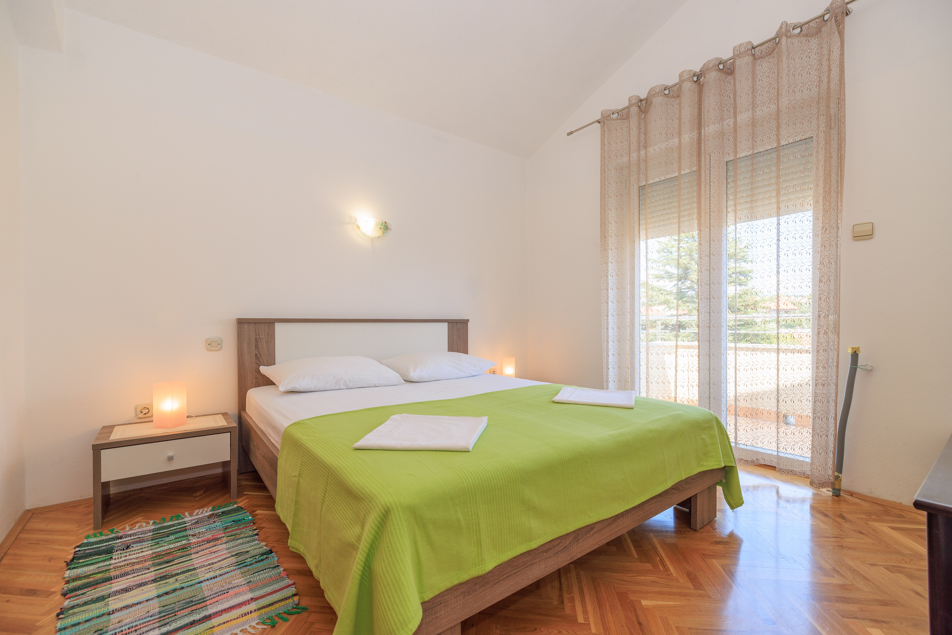 Jednosobni apartman s balkonom i pogledom na more Krk  A-b