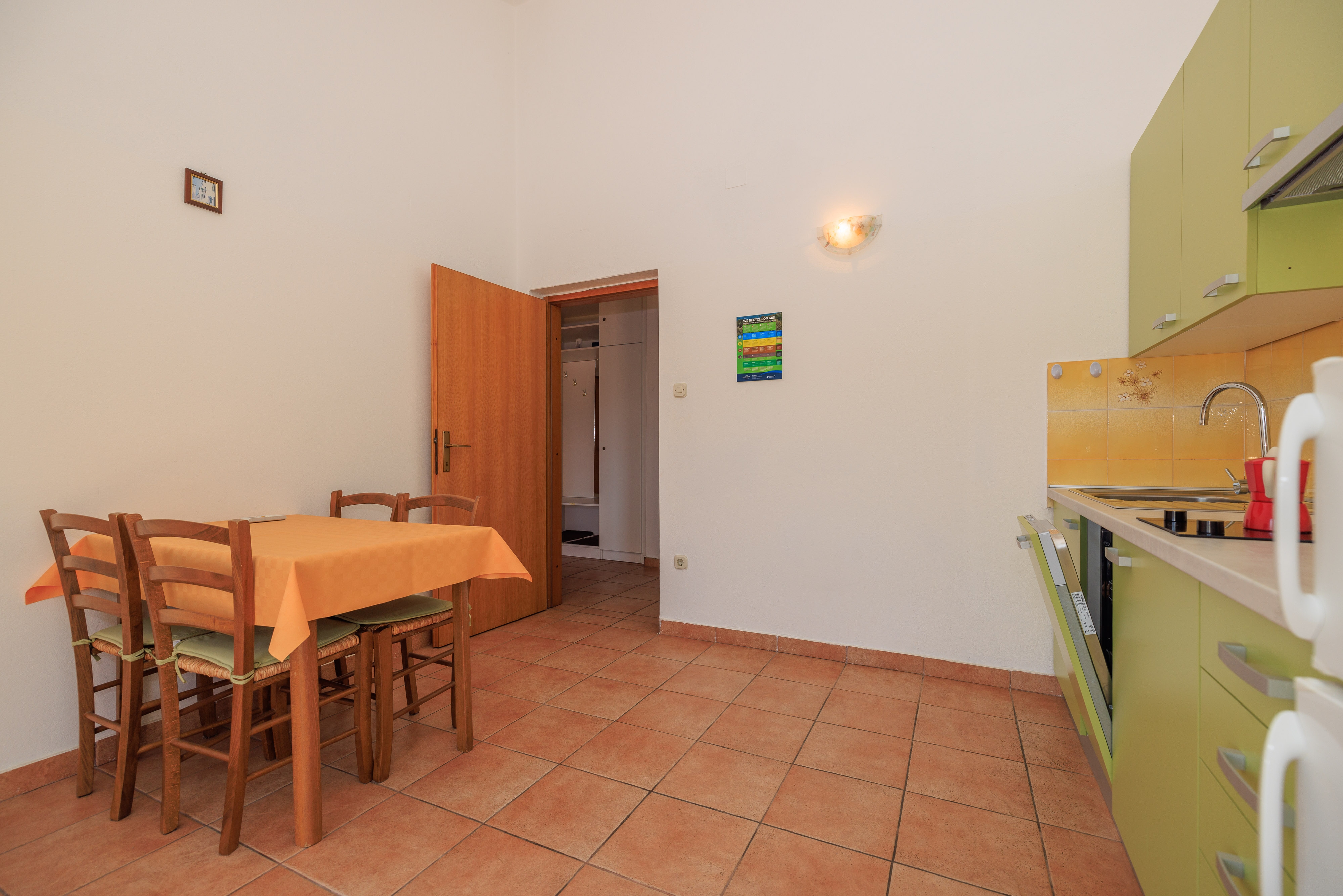 Jednosobni apartman s balkonom i pogledom na more Krk  A-b