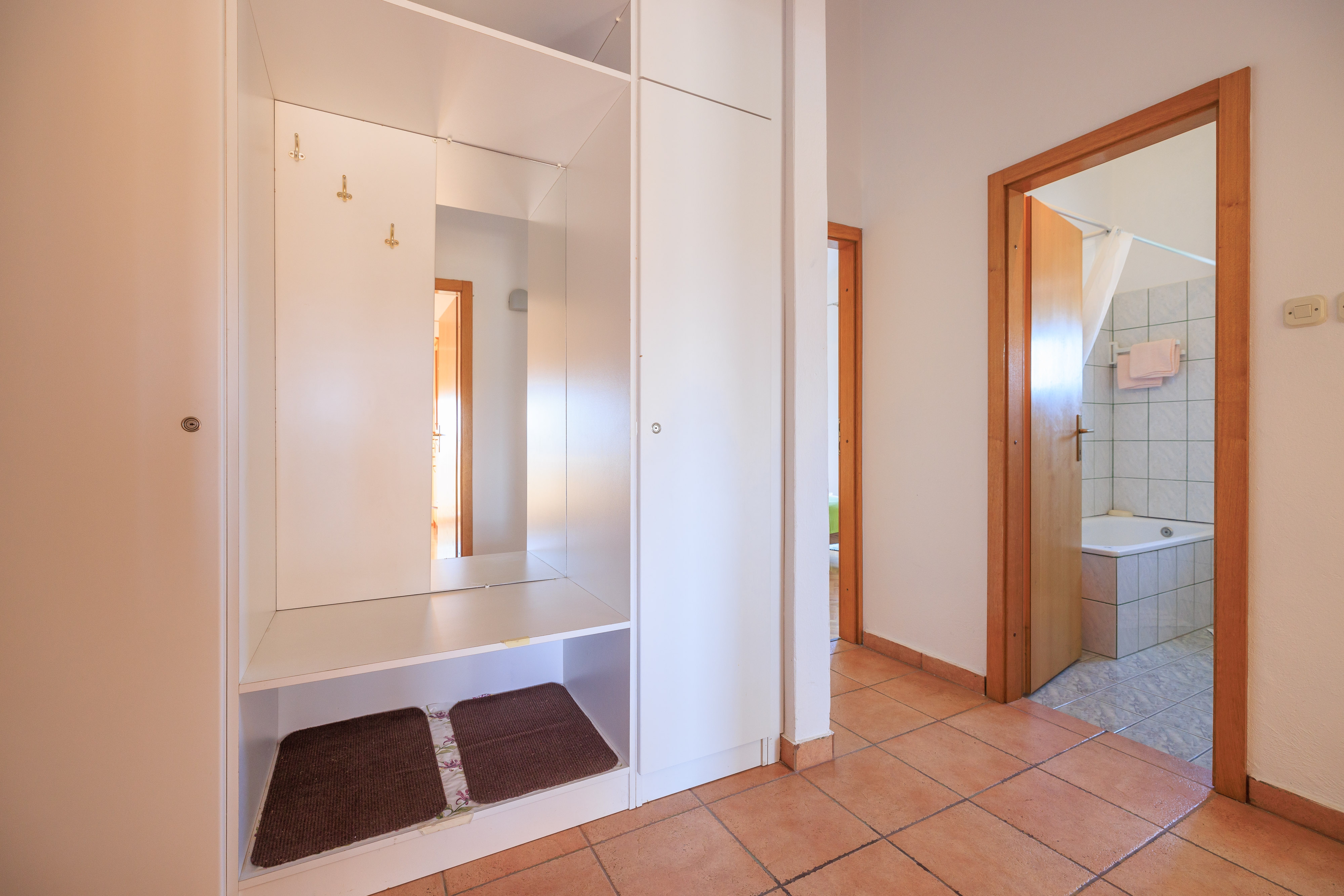 Jednosobni apartman s balkonom i pogledom na more Krk  A-b