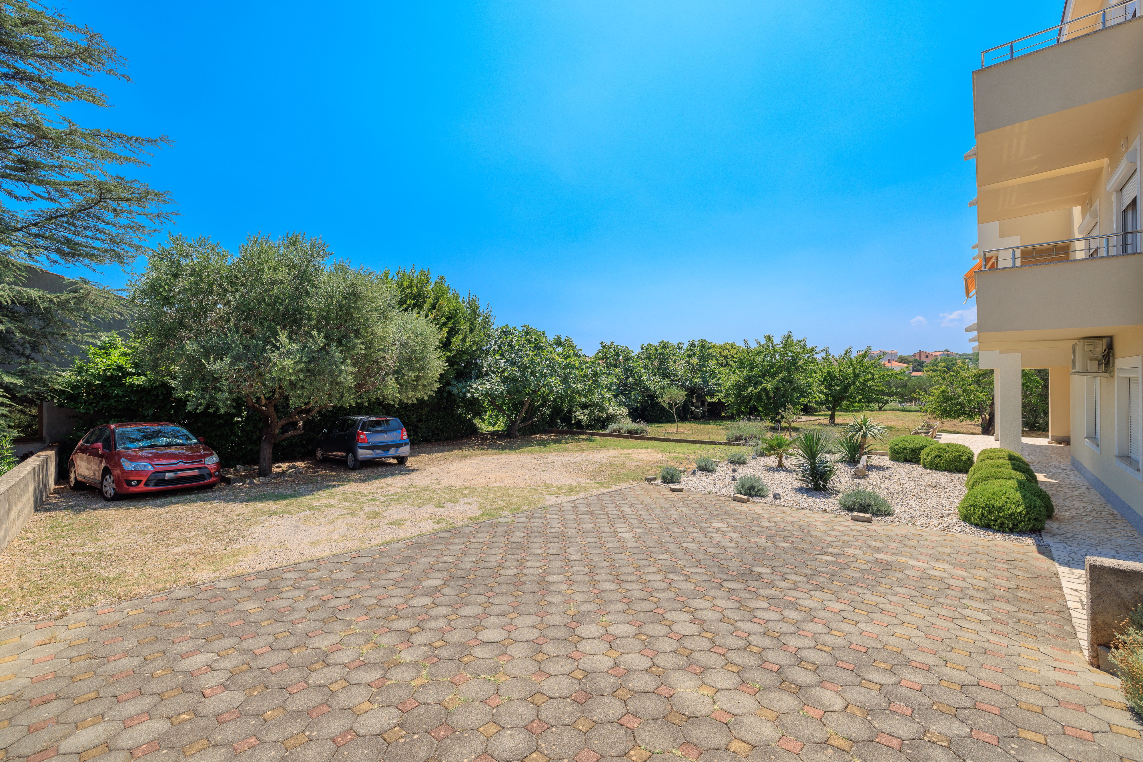 Jednosobni apartman s terasom i pogledom na more Krk  A-a