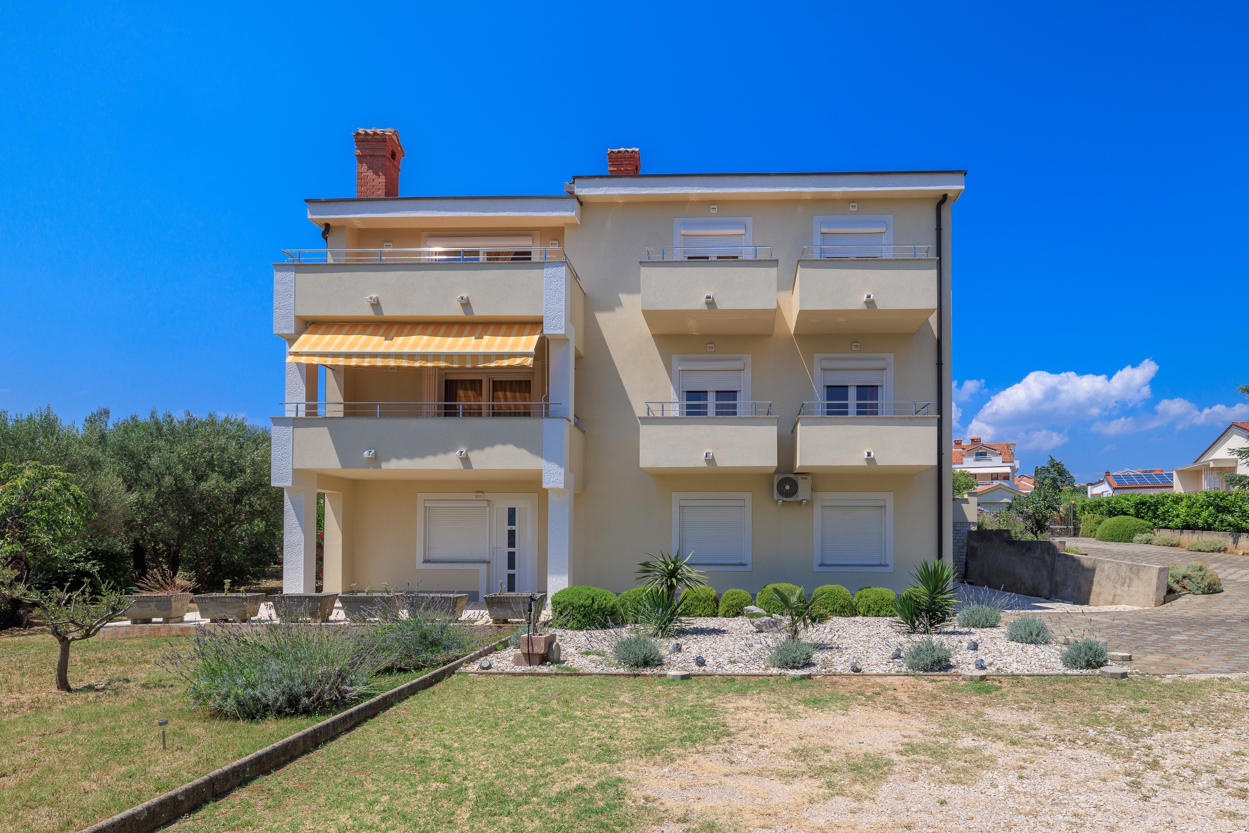 Jednosobni apartman s terasom i pogledom na more Krk  A-a