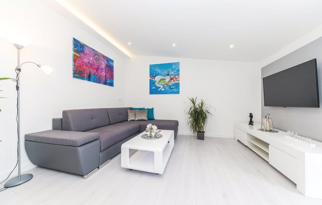 Comfortable and spacious house with terrace and sea view Kaštel Lukšić, Kaštela (K-24815) Comfortable and spacious house with terrace and sea view Kaštel Lukšić, Kaštela (K-24815)