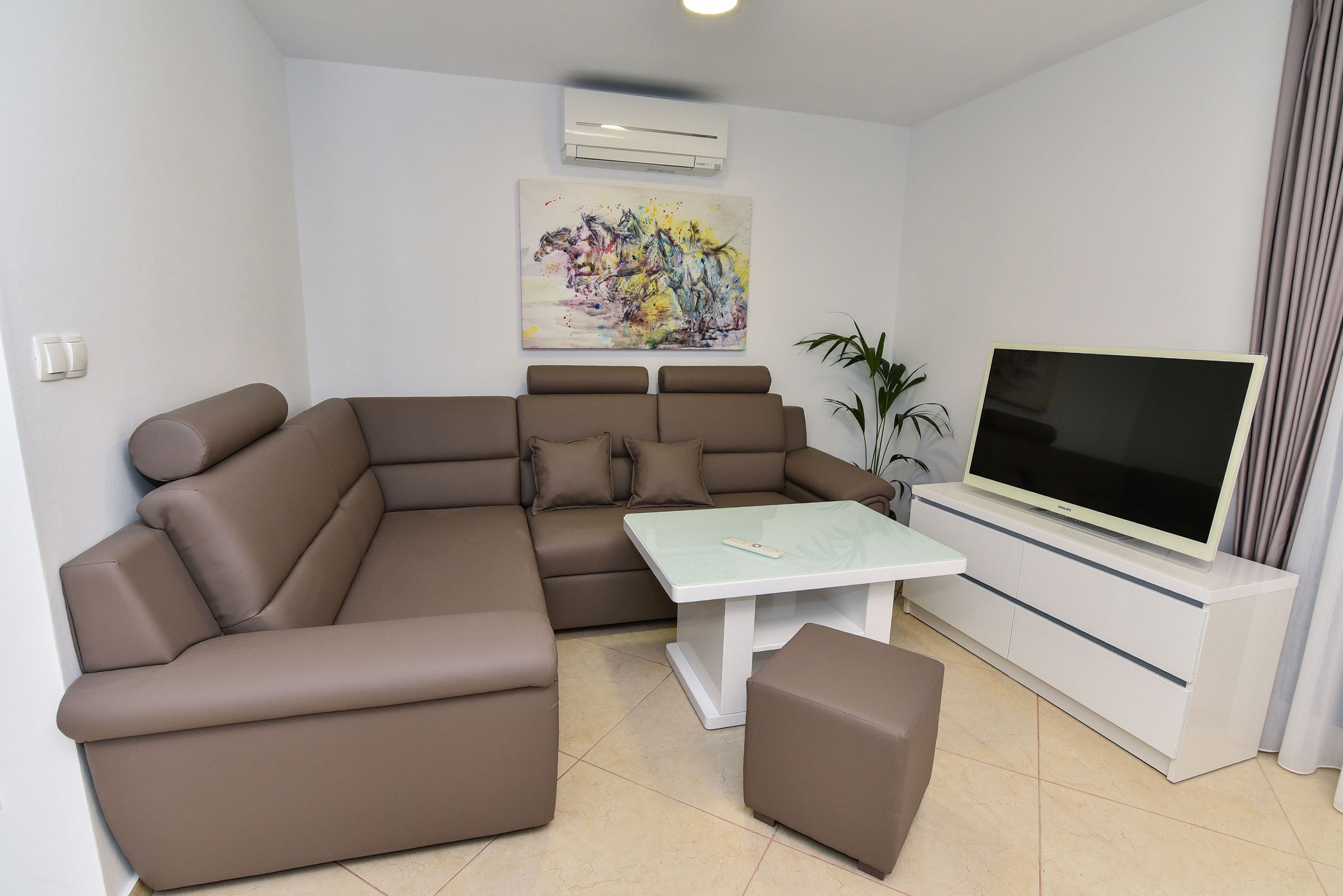 Comfortable and spacious house with terrace and sea view Vir (K-24816) Comfortable and spacious house with terrace and sea view Vir (K-24816)