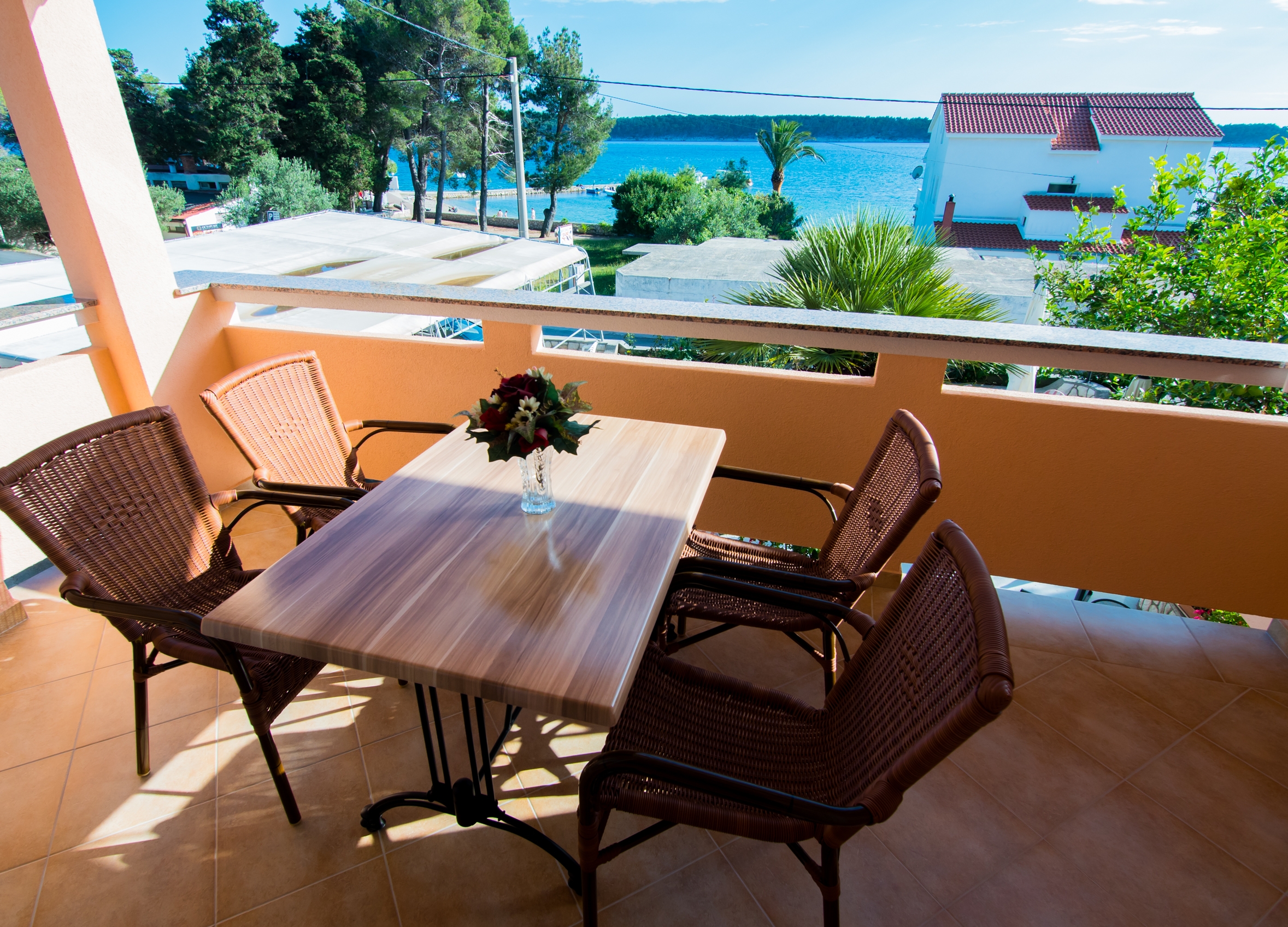 One bedroom apartment with balcony and sea view Banjol, Rab (A-24825-a) One bedroom apartment with balcony and sea view Banjol, Rab (A-24825-a)