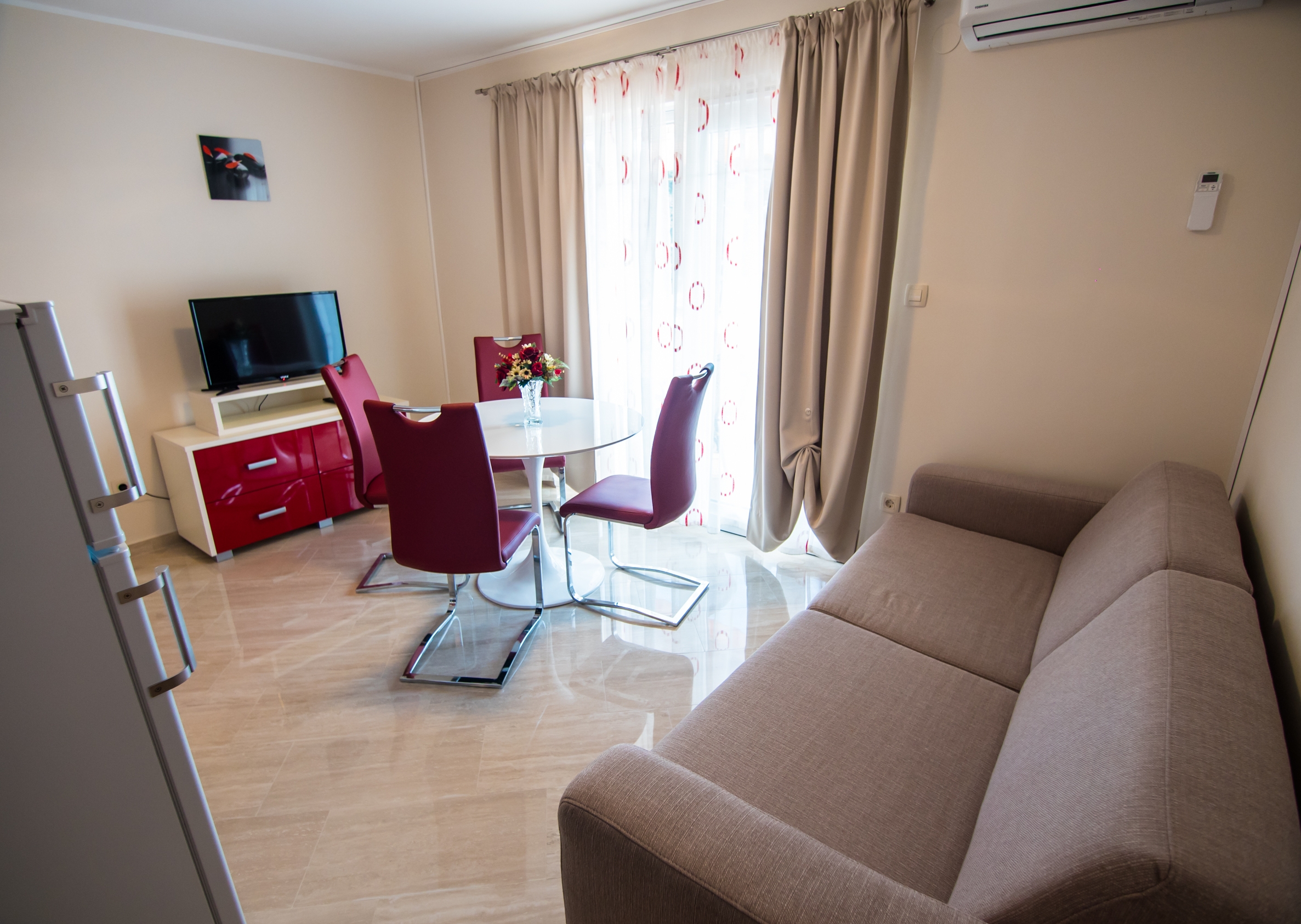 One bedroom apartment with balcony and sea view Banjol, Rab (A-24825-a) One bedroom apartment with balcony and sea view Banjol, Rab (A-24825-a)