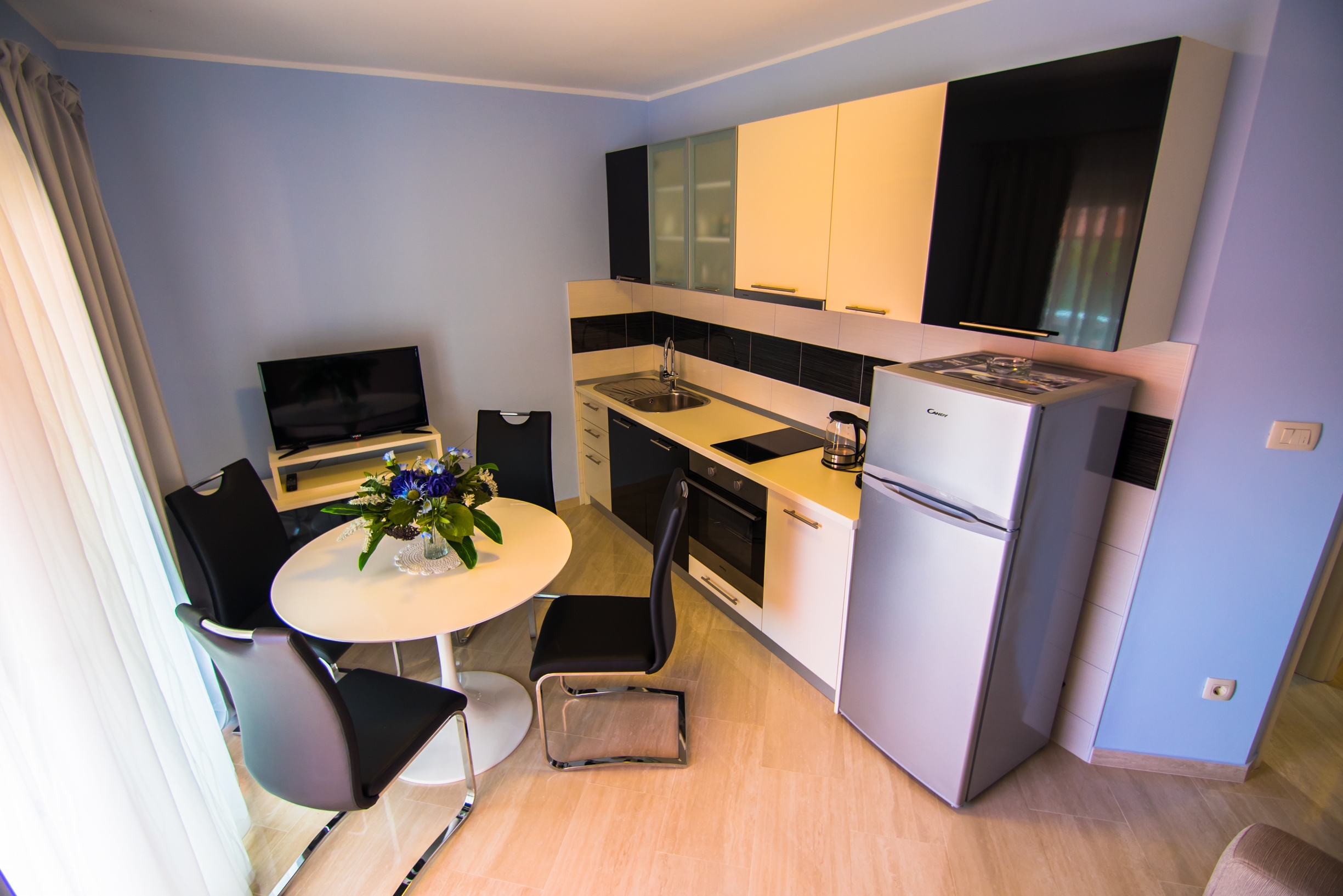 One bedroom apartment with balcony and sea view Banjol, Rab (A-24825-b) One bedroom apartment with balcony and sea view Banjol, Rab (A-24825-b)