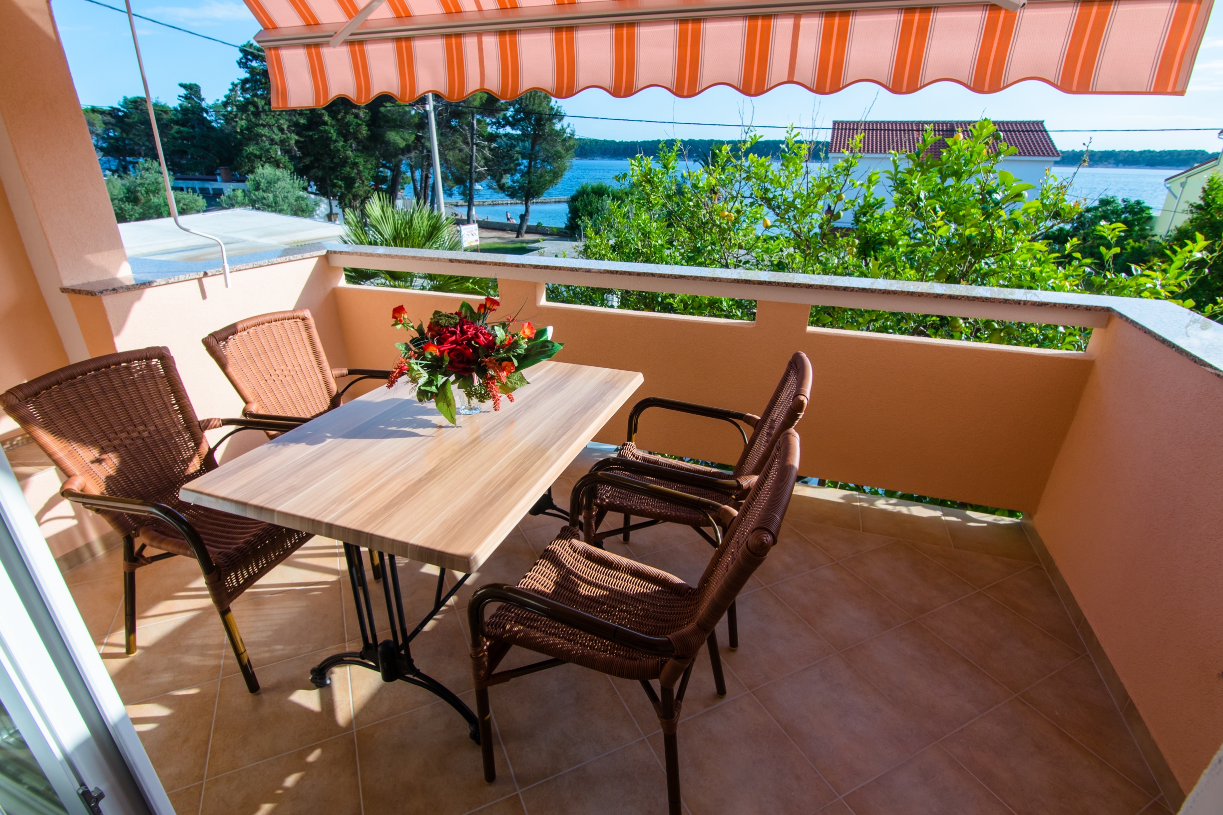 Studio flat with balcony and sea view Banjol, Rab (AS-24825-a) Studio flat with balcony and sea view Banjol, Rab (AS-24825-a)