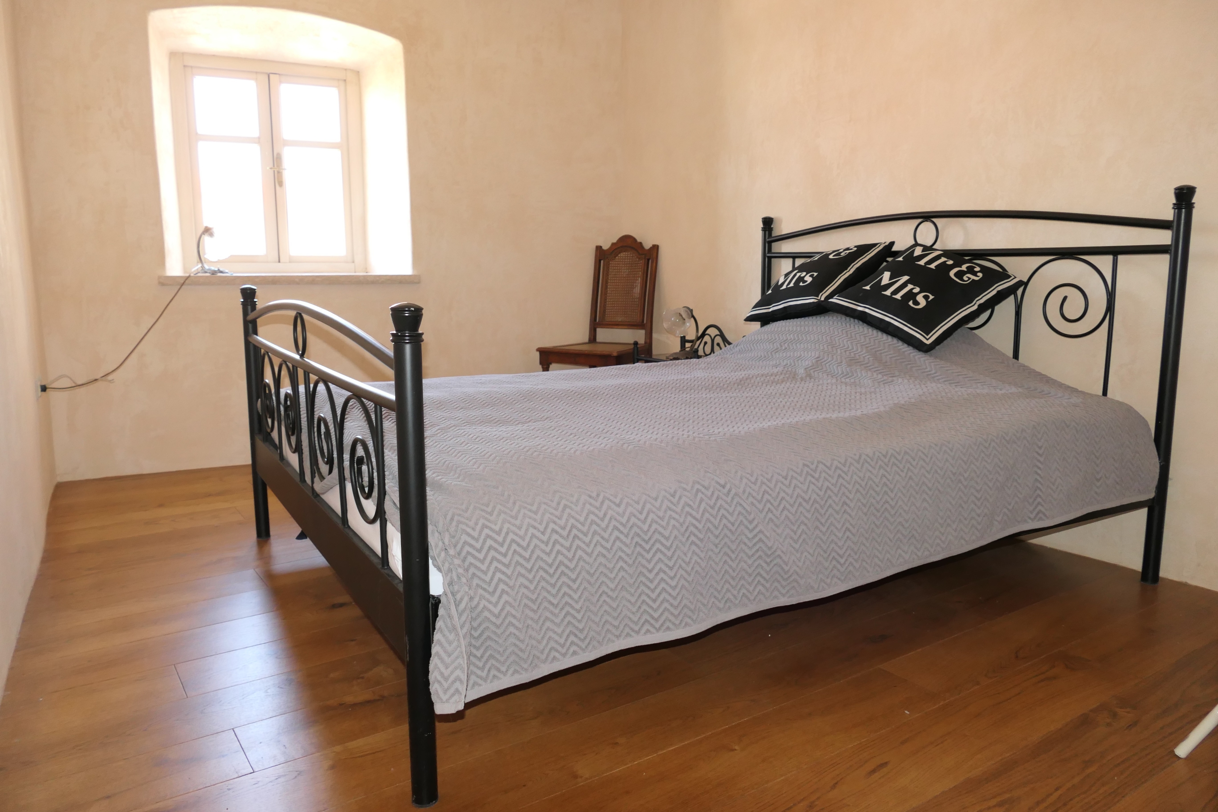 Štirisobna hiša Z balkonom Senj  K