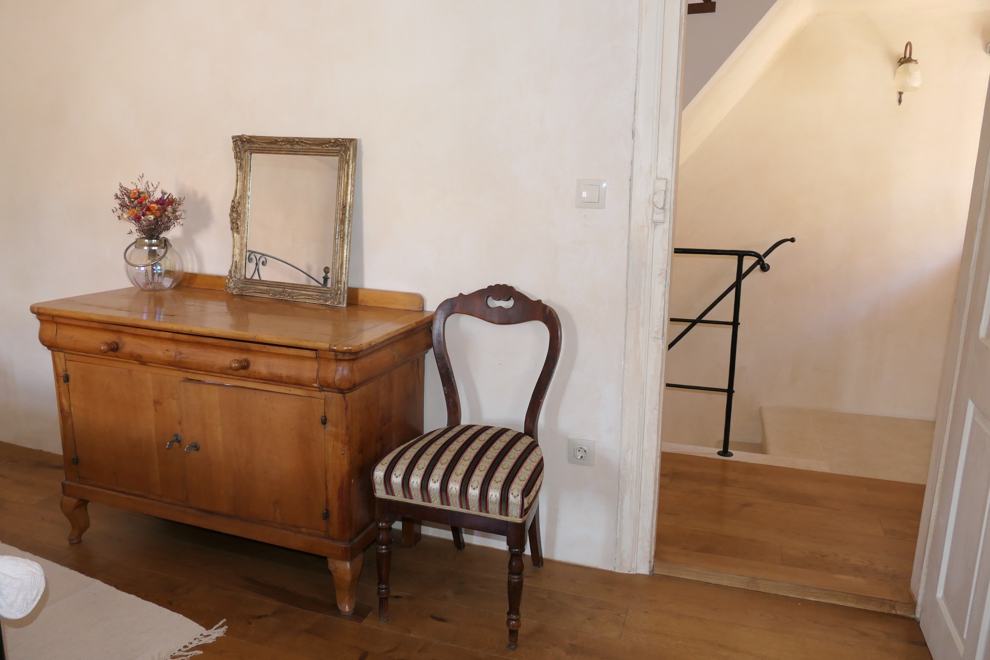 Štirisobna hiša Z balkonom Senj  K